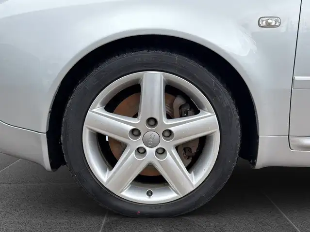Audi A6 view 29