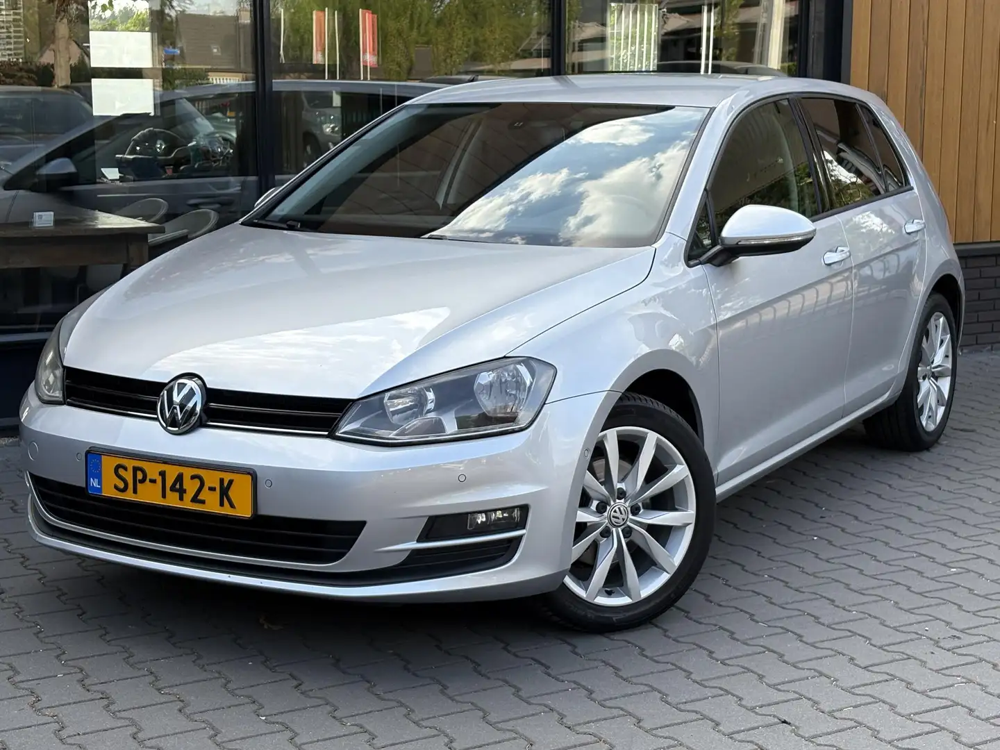 Volkswagen Golf 1.2 TSI Camera, Navigatie, Trekhaak, Garantie Сірий - 2