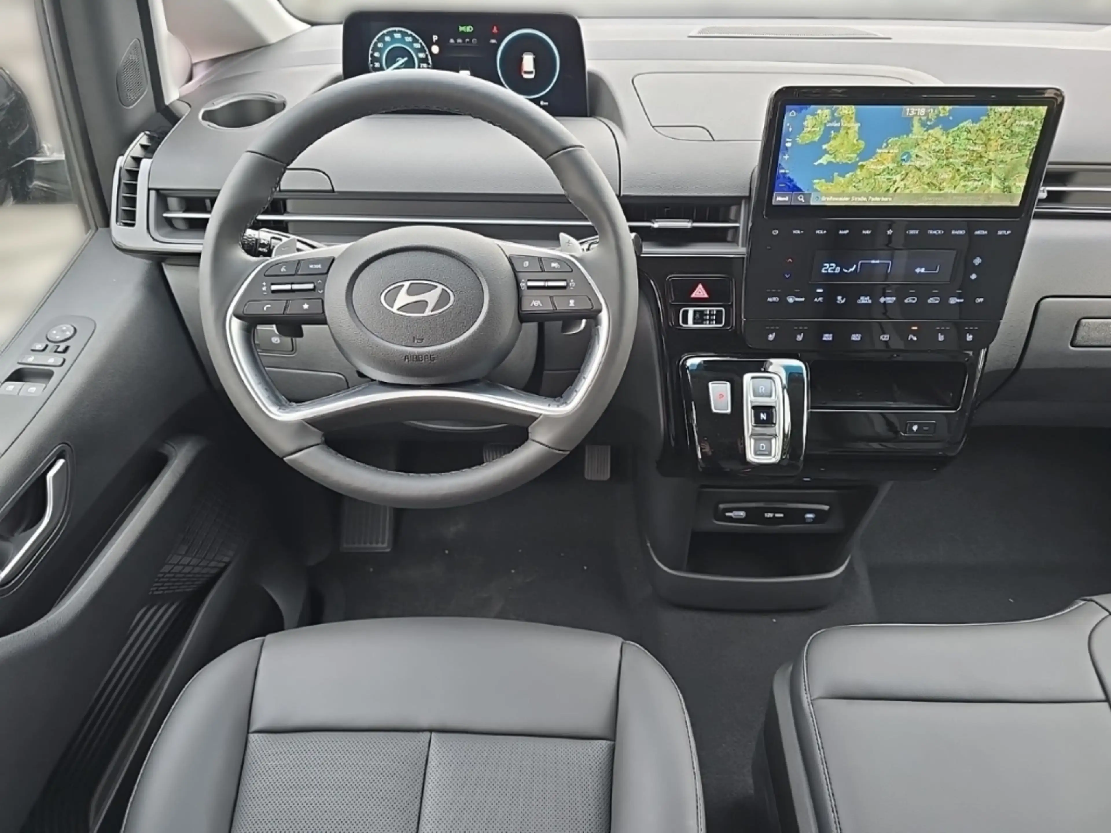Hyundai STARIA Prime Hybrid 2WD Navi Leder Digitales Cockpit 360 — photo 9