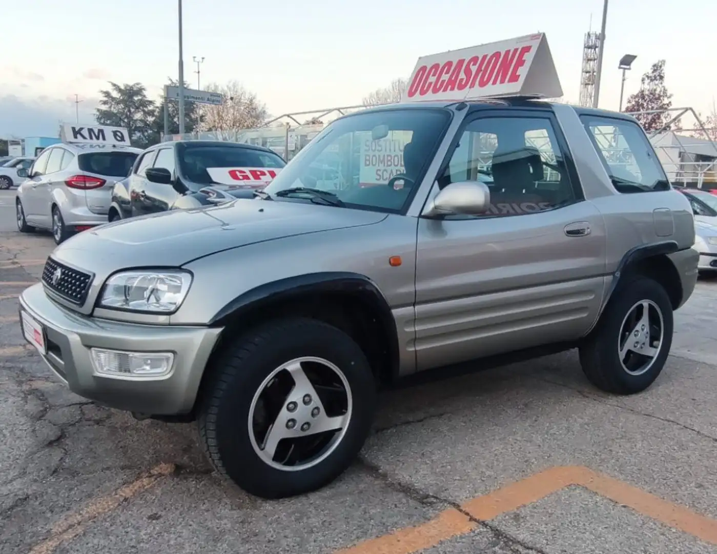 Toyota RAV 4 MY23 RAV4 2.0i 16V cat 3 porte Gris - 2
