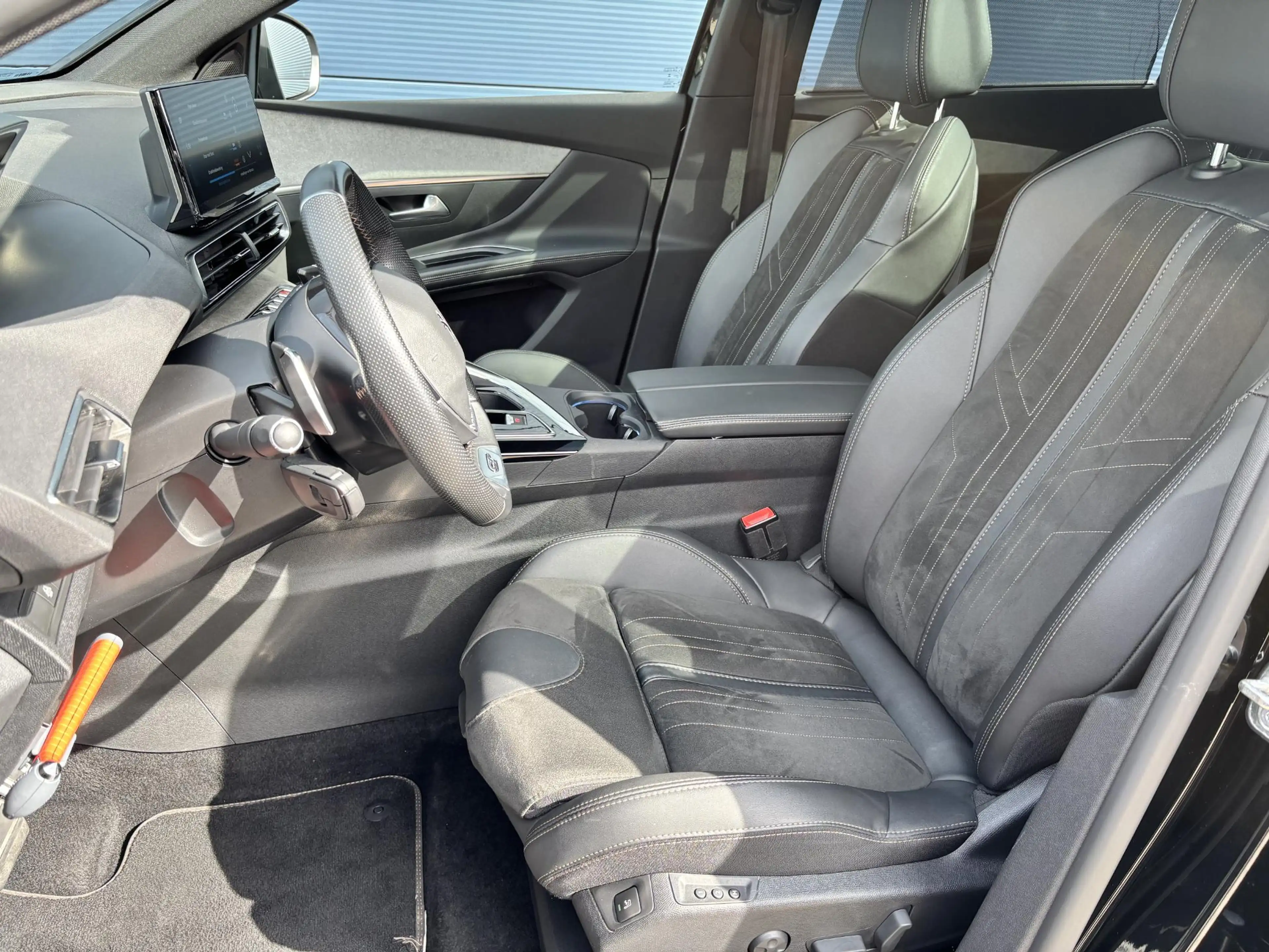 Peugeot 5008 1.2 Hybrid 136 GT | Pano | Carplay | Adapt. Cruise — photo 12