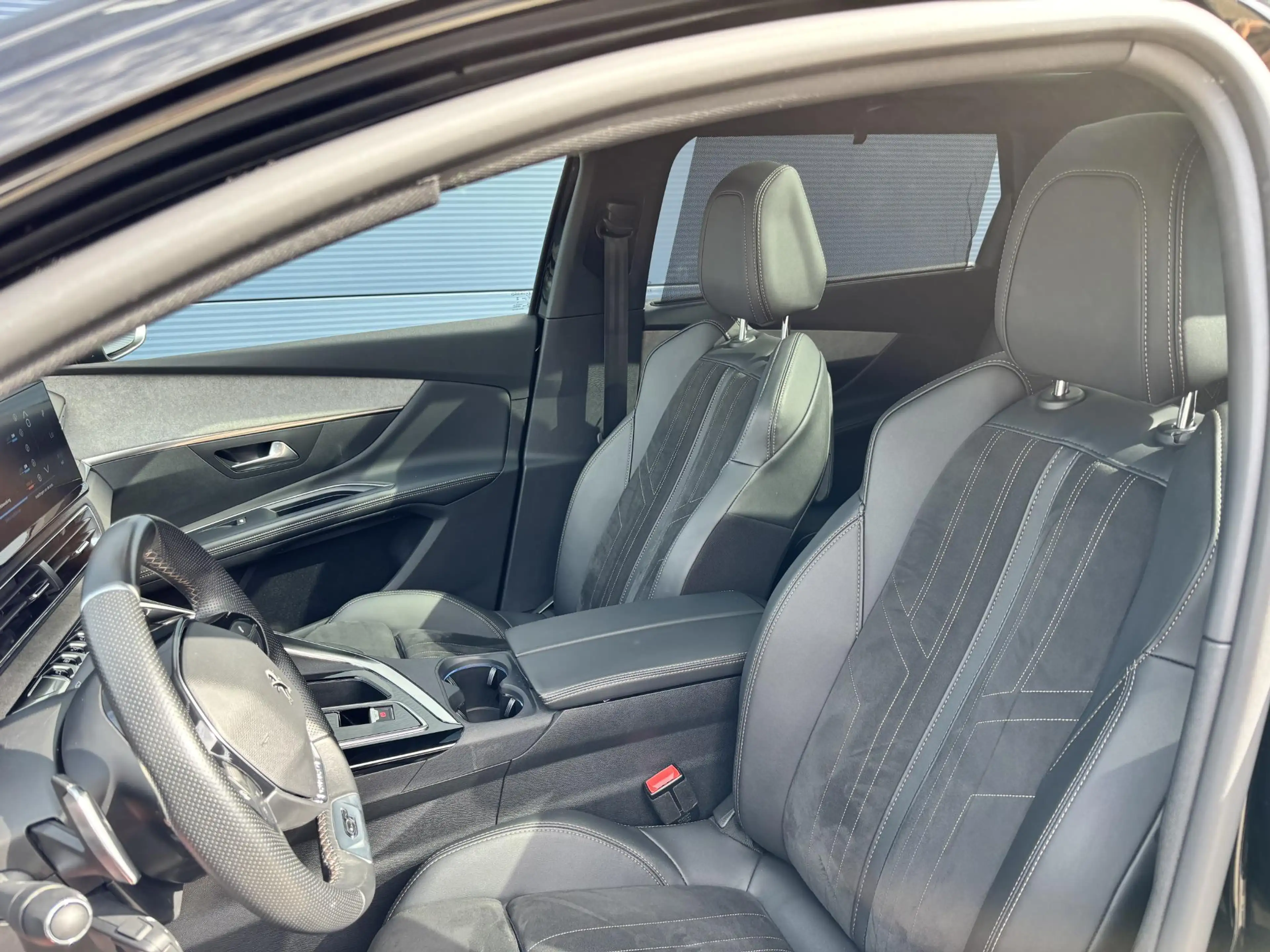Peugeot 5008 1.2 Hybrid 136 GT | Pano | Carplay | Adapt. Cruise — photo 11
