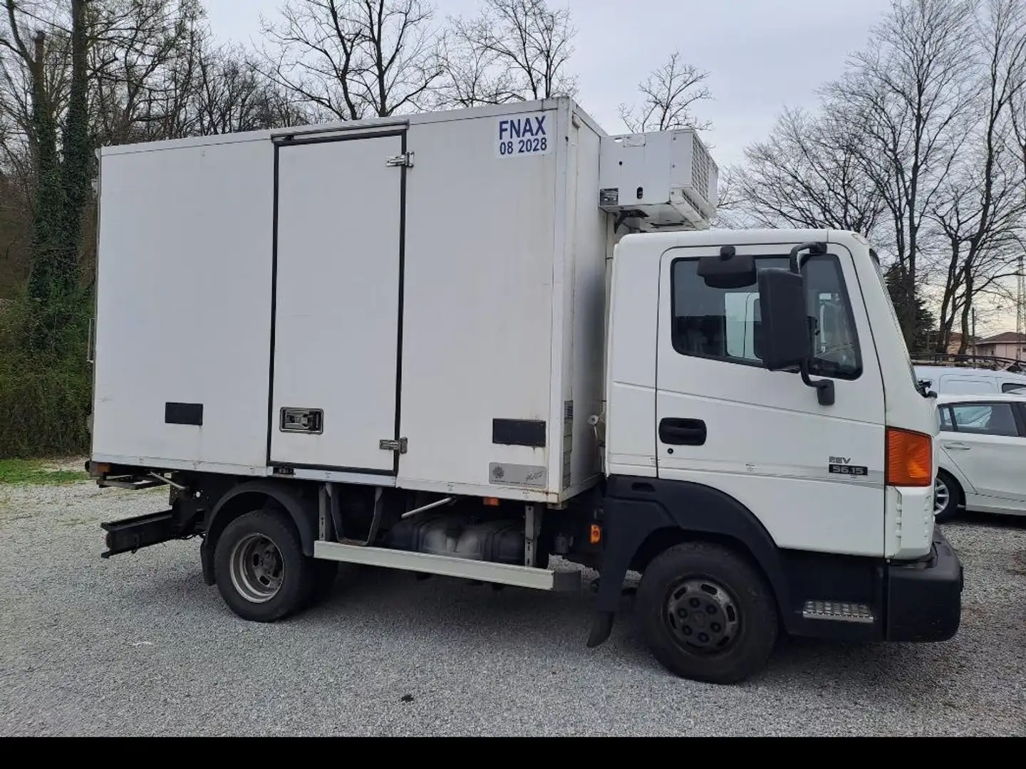 Nissan atleon frigorifero  3.0 td eu5 frigo Blanc - 2