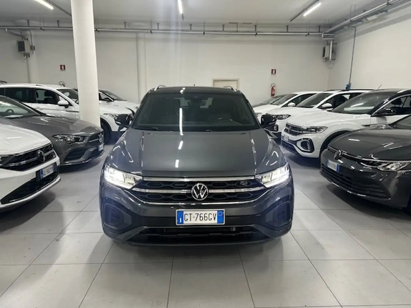 Volkswagen T-Roc T-Roc I 2022 1.0 tsi R-Line 110cv Gris - 2
