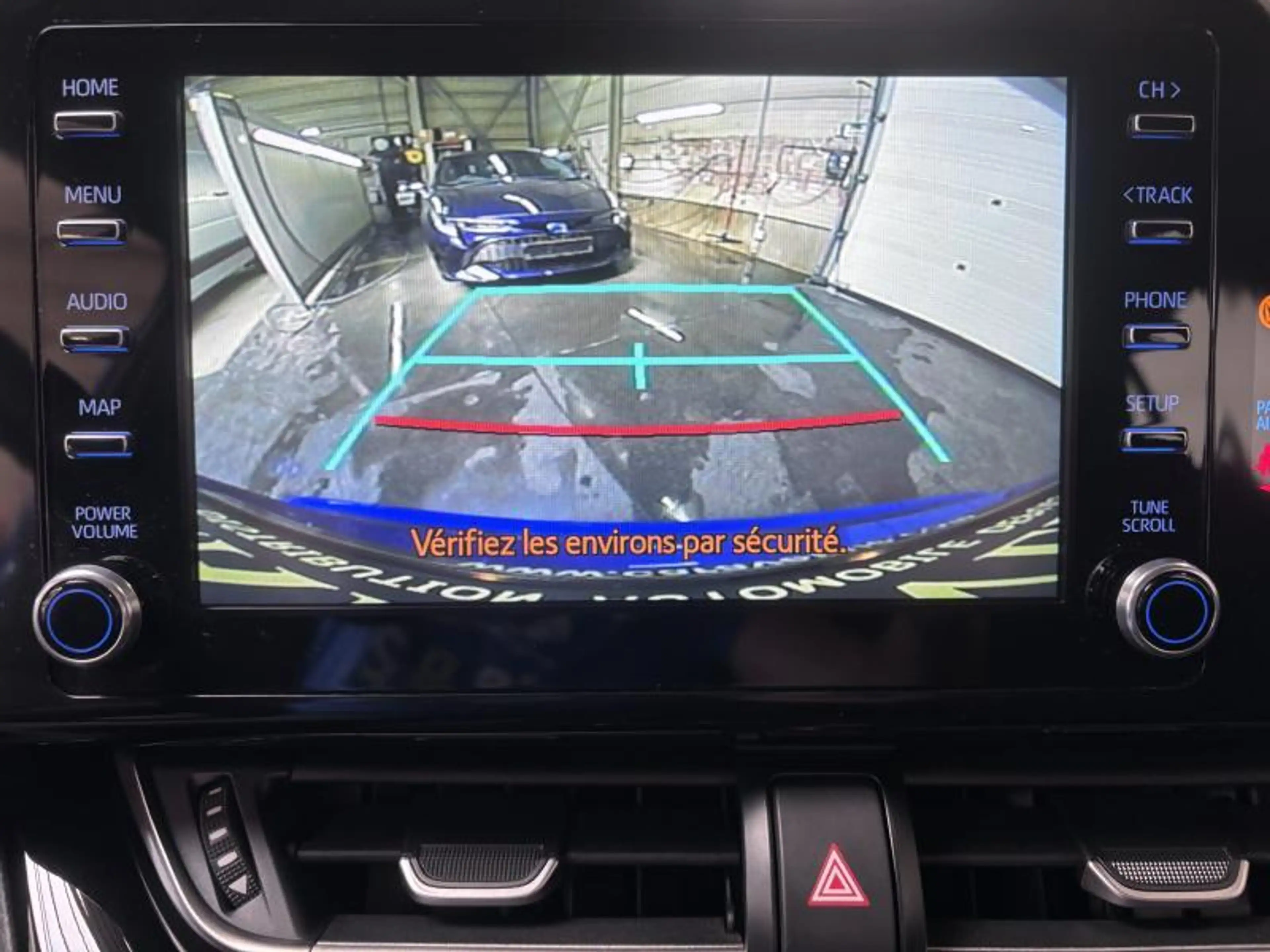 Toyota C-HR C-ENTER 1.8 HSD — photo 11