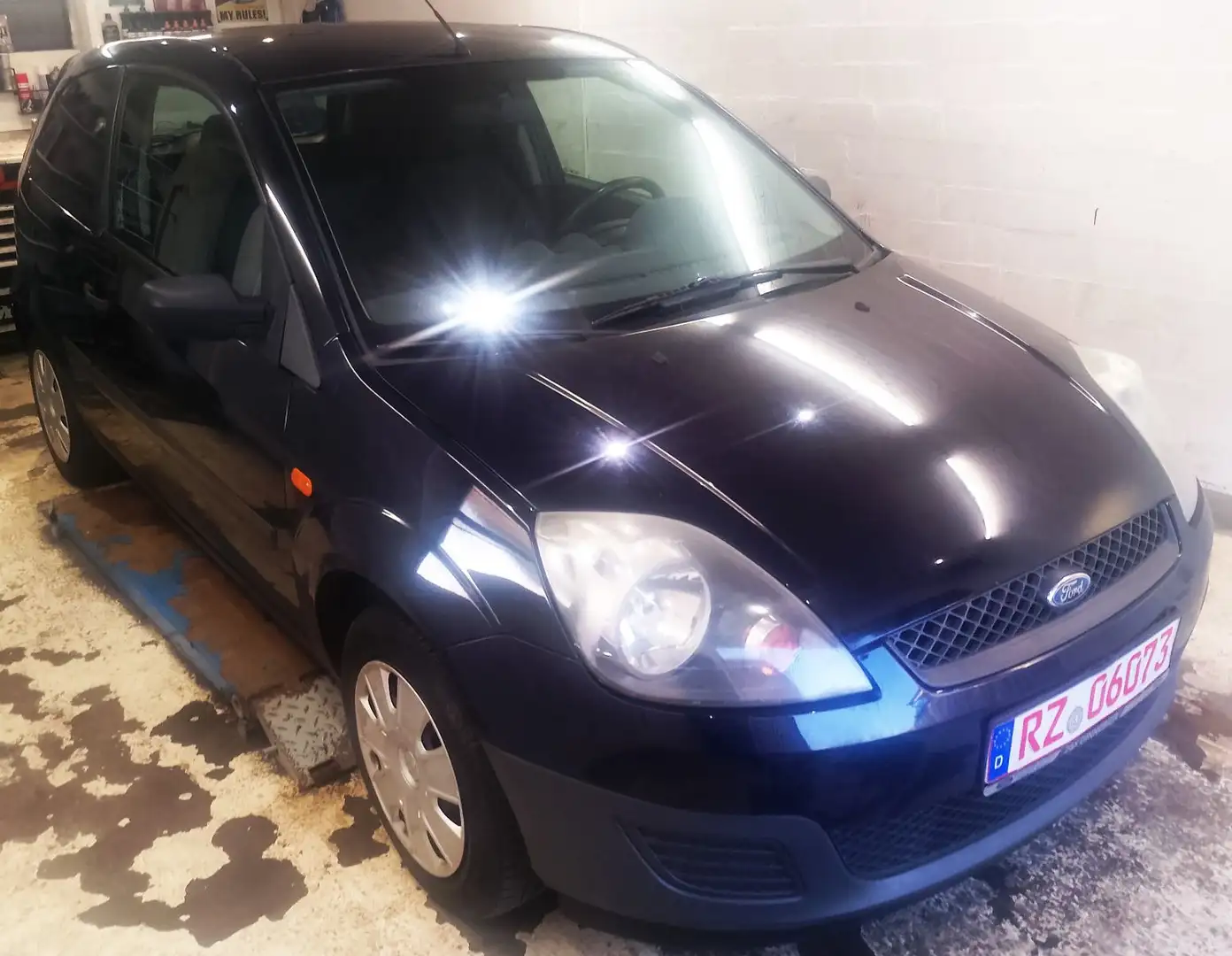 Ford Fiesta Ambiente - 2