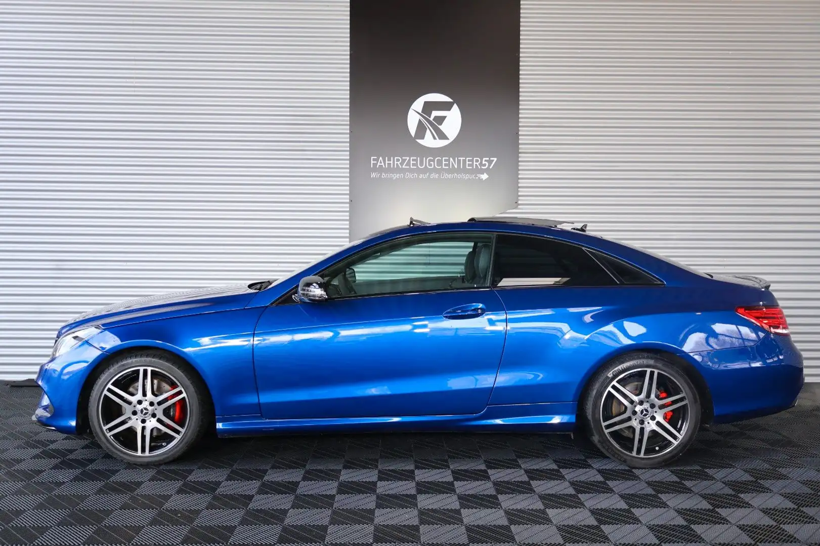 Mercedes-Benz E 400 4MATIC AMG Line/CARPLAY/RÜCKFAHRKAMERA/H&K Blau - 2