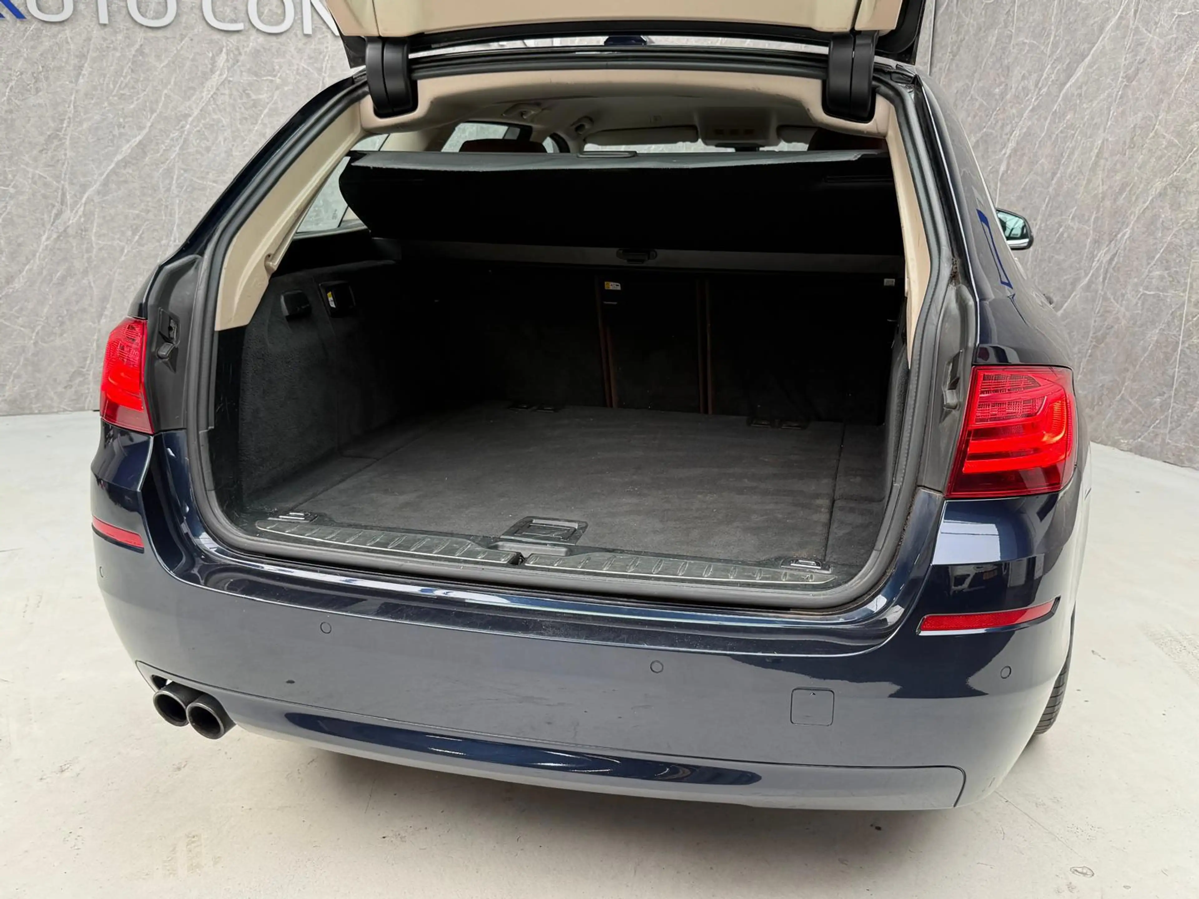 BMW 528 5-serie Touring 528i M Sport Edition High Executiv — photo 9
