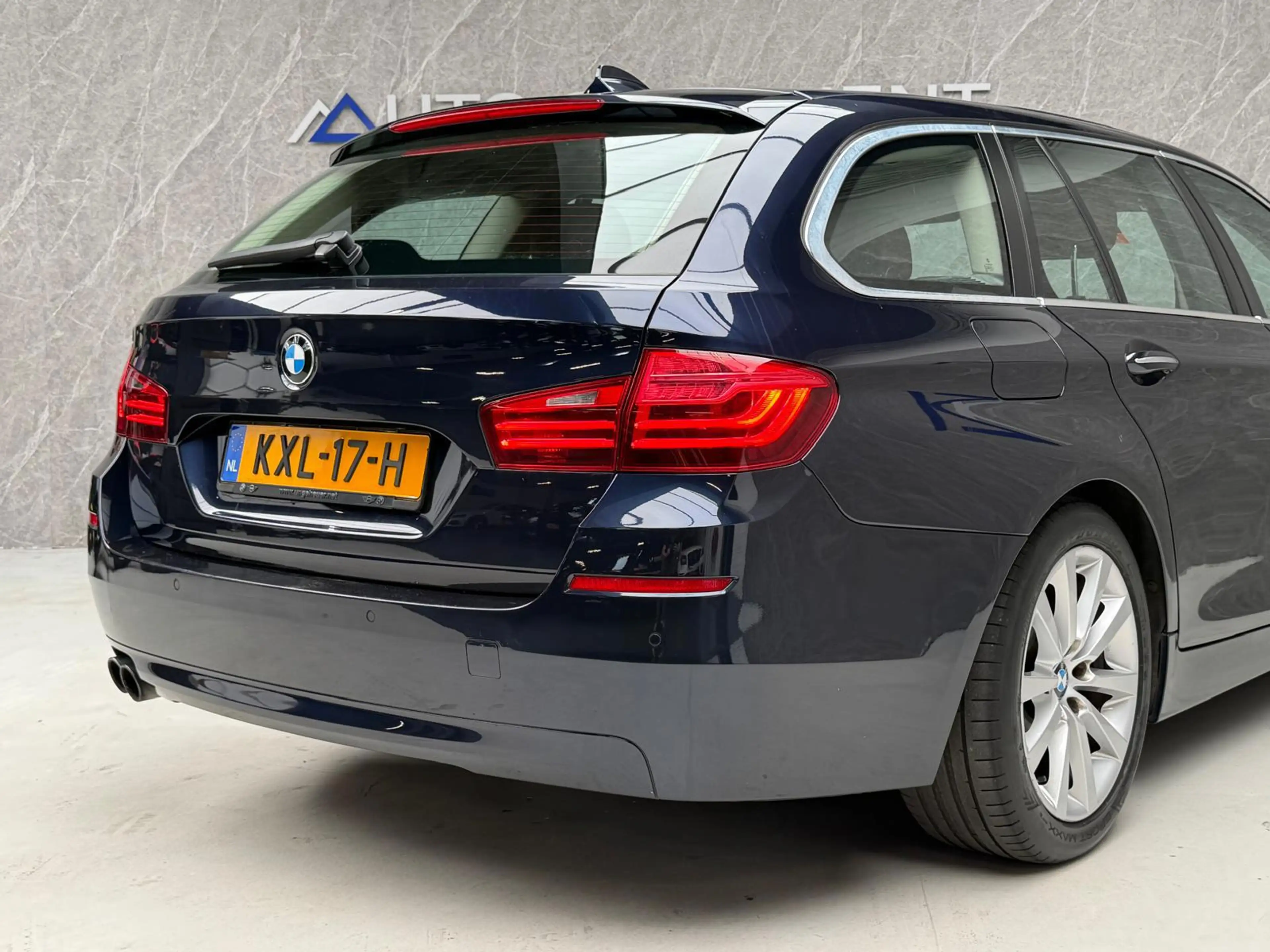 BMW 528 5-serie Touring 528i M Sport Edition High Executiv — photo 8