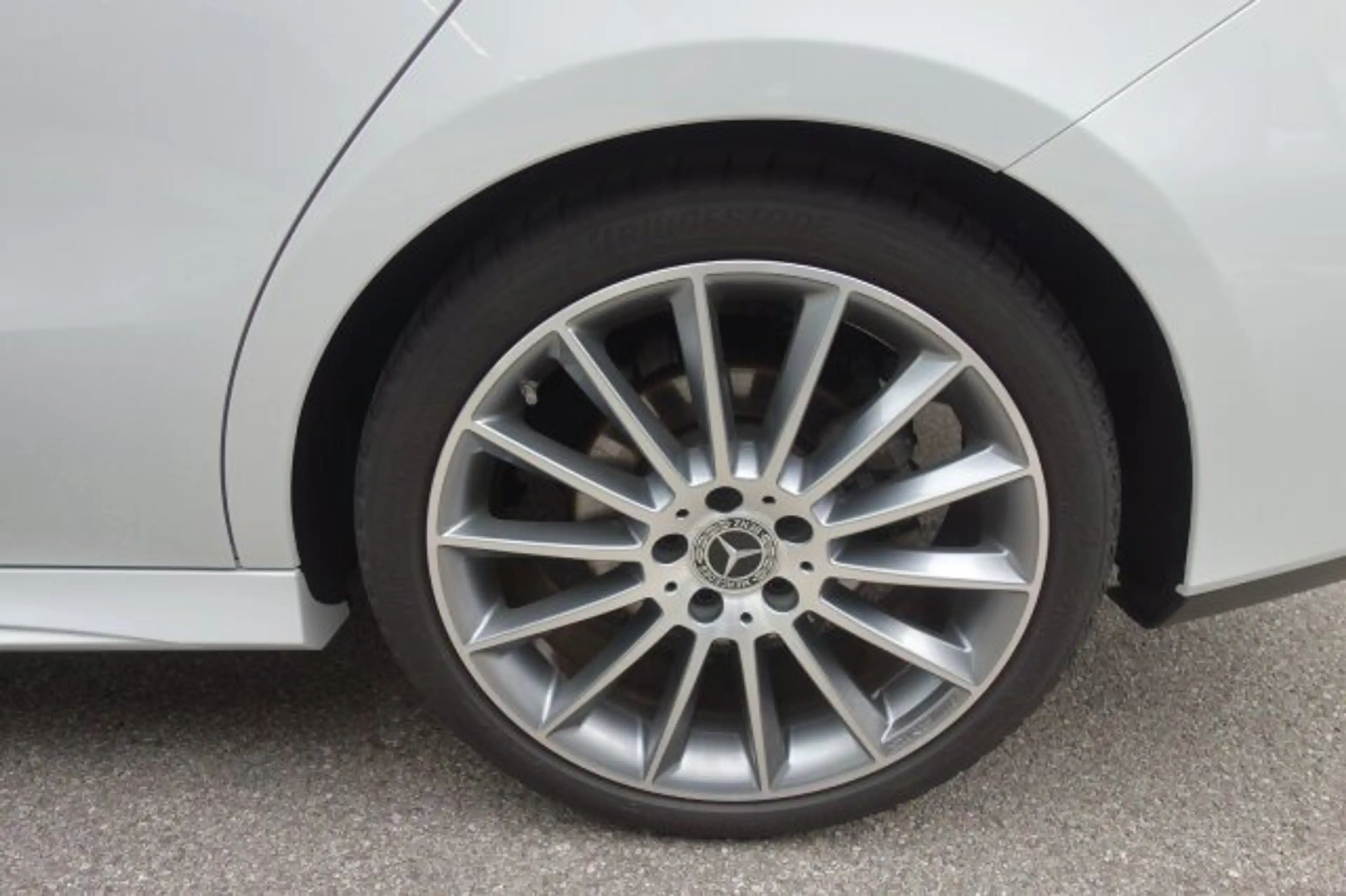 Mercedes-Benz CLA 180 CLA 180 SHOOTING BRAKE AMG KAMERA NAVI LED 19'ZOLL — photo 9
