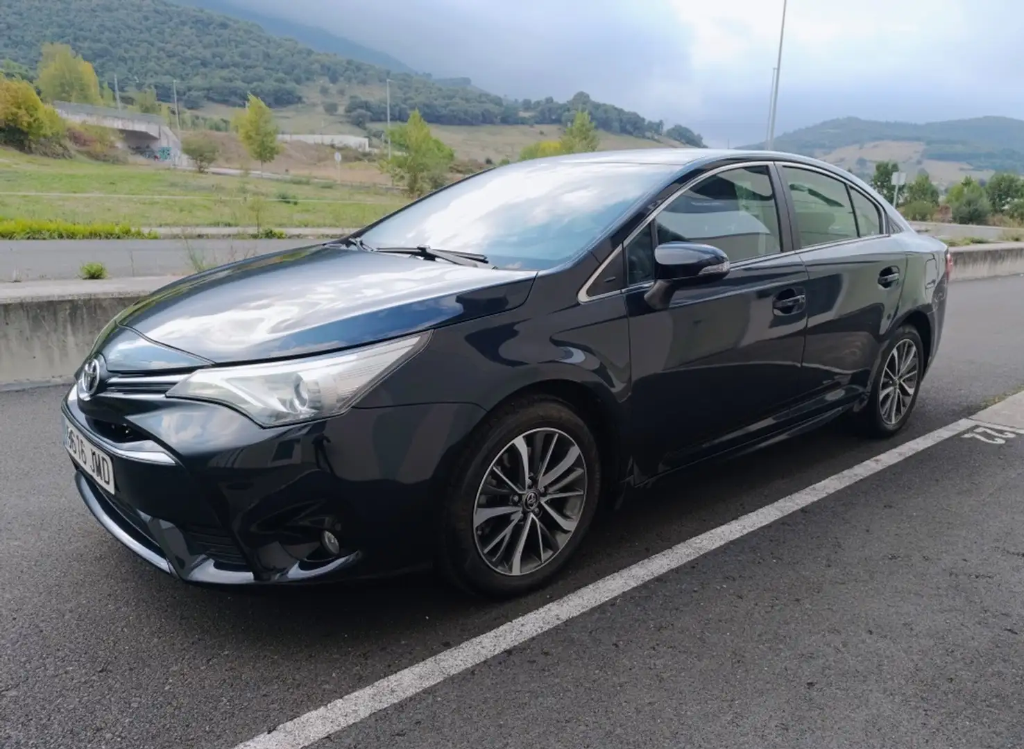 Toyota Avensis 150D Executive Schwarz - 1