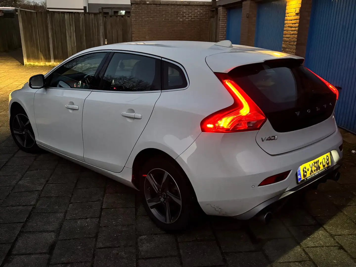Volvo V40 V40 2.0 D4 Summum Bns Bílá - 2