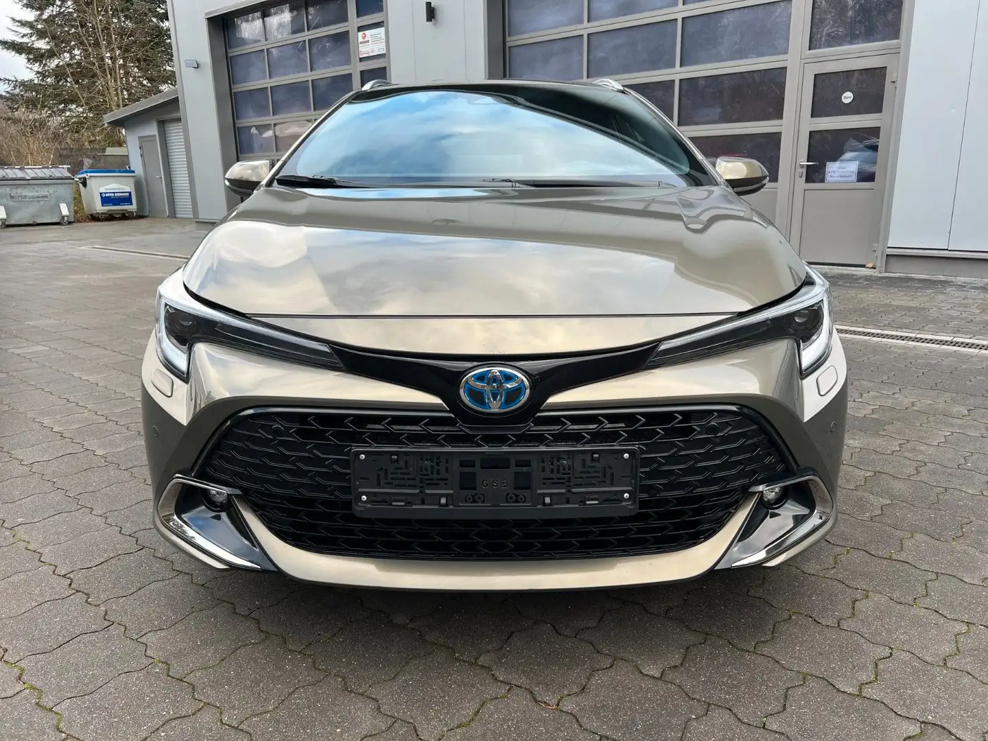 Toyota Corolla 1.8 Hybrid Touring Sports Style *TOP* Grau - 2