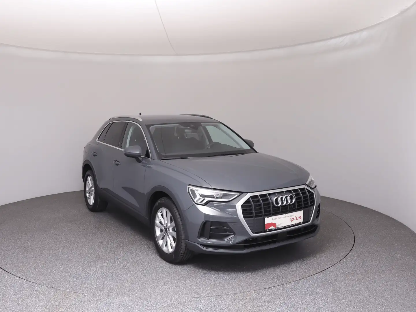 Audi Q3 35 TDI intense Grau - 2