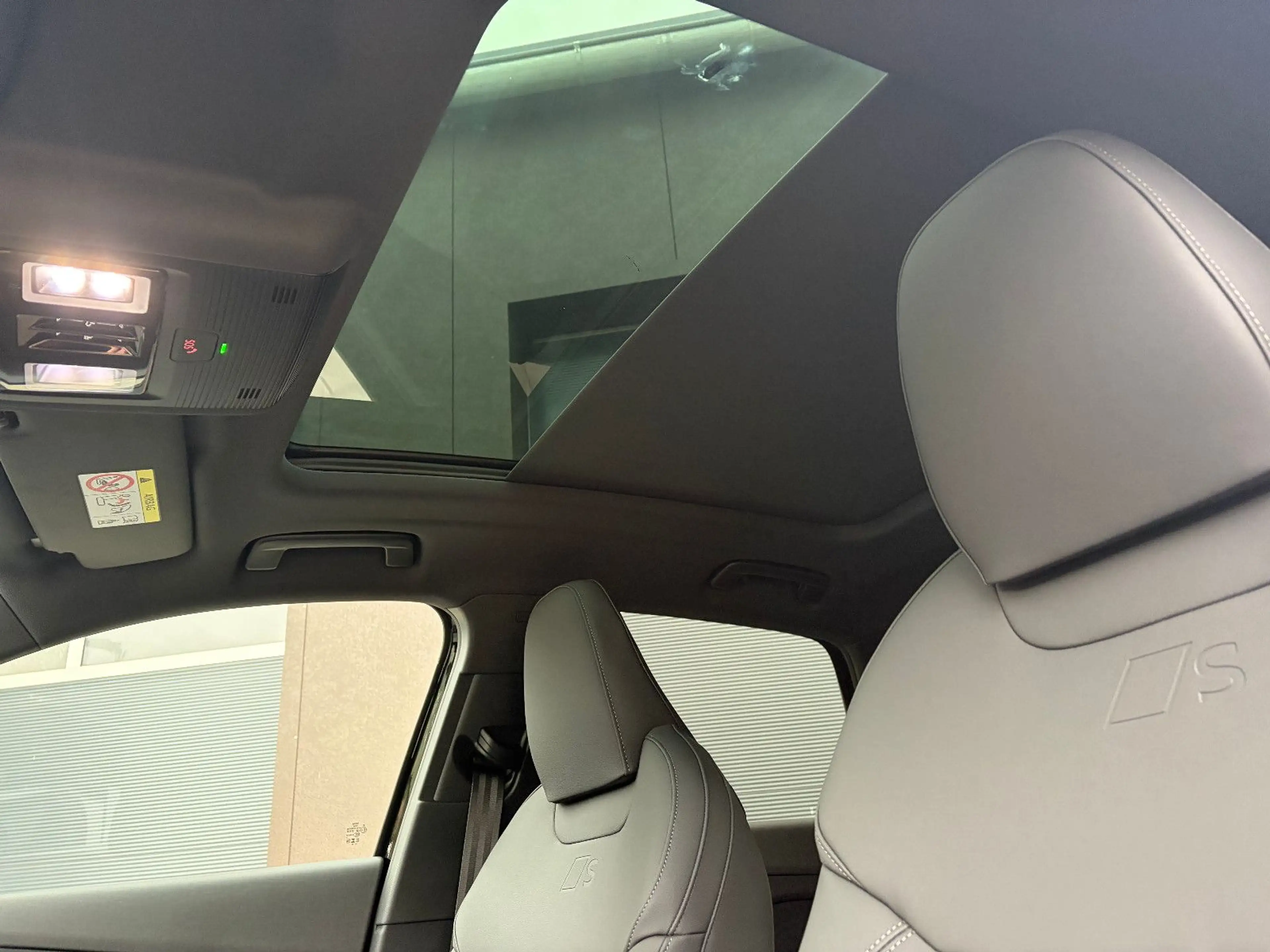 Audi Q3 SUV TFSI quattro S line Pano AHK Standheiz OL — photo 13