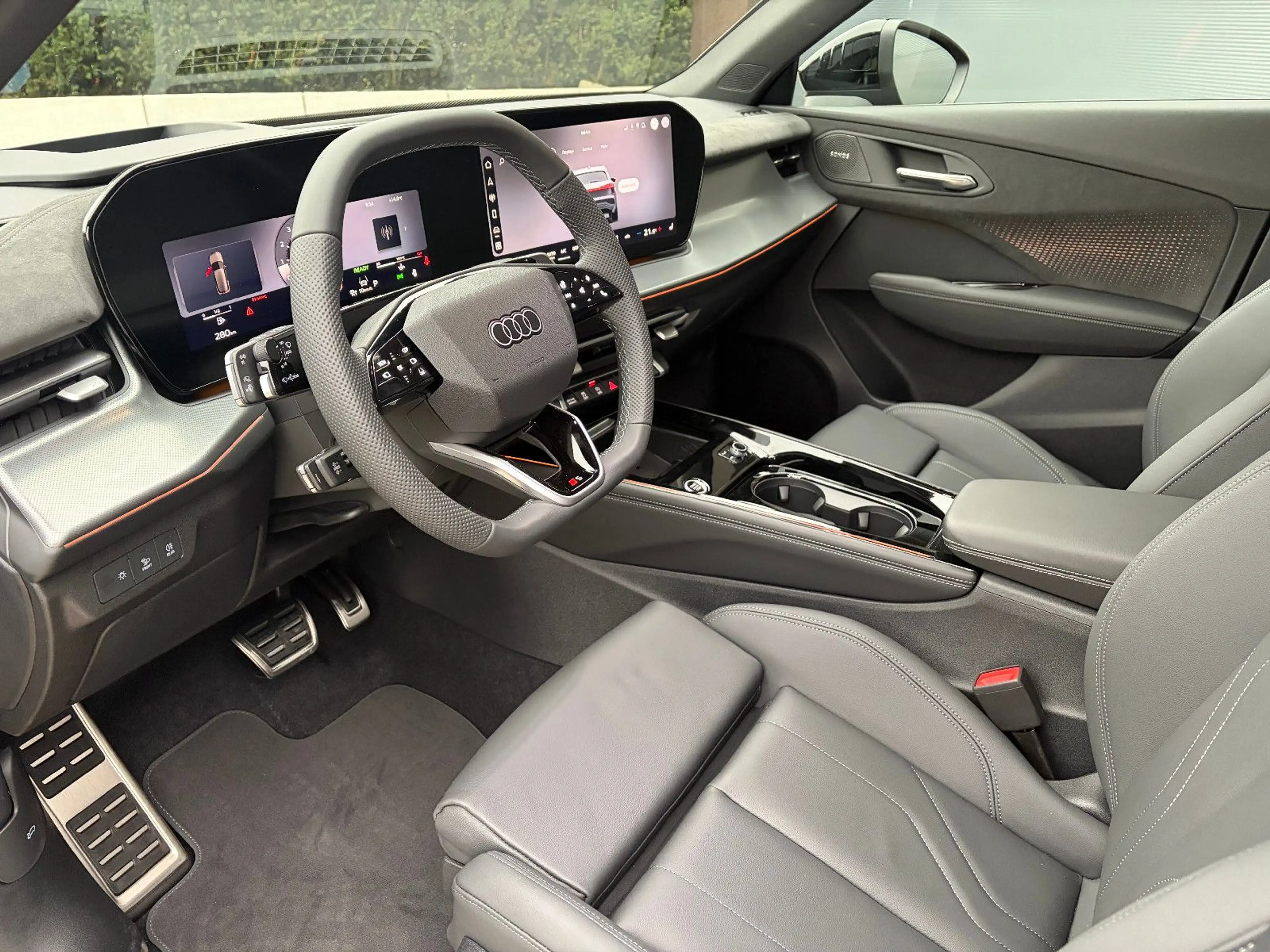 Audi Q3 SUV TFSI quattro S line Pano AHK Standheiz OL — photo 11