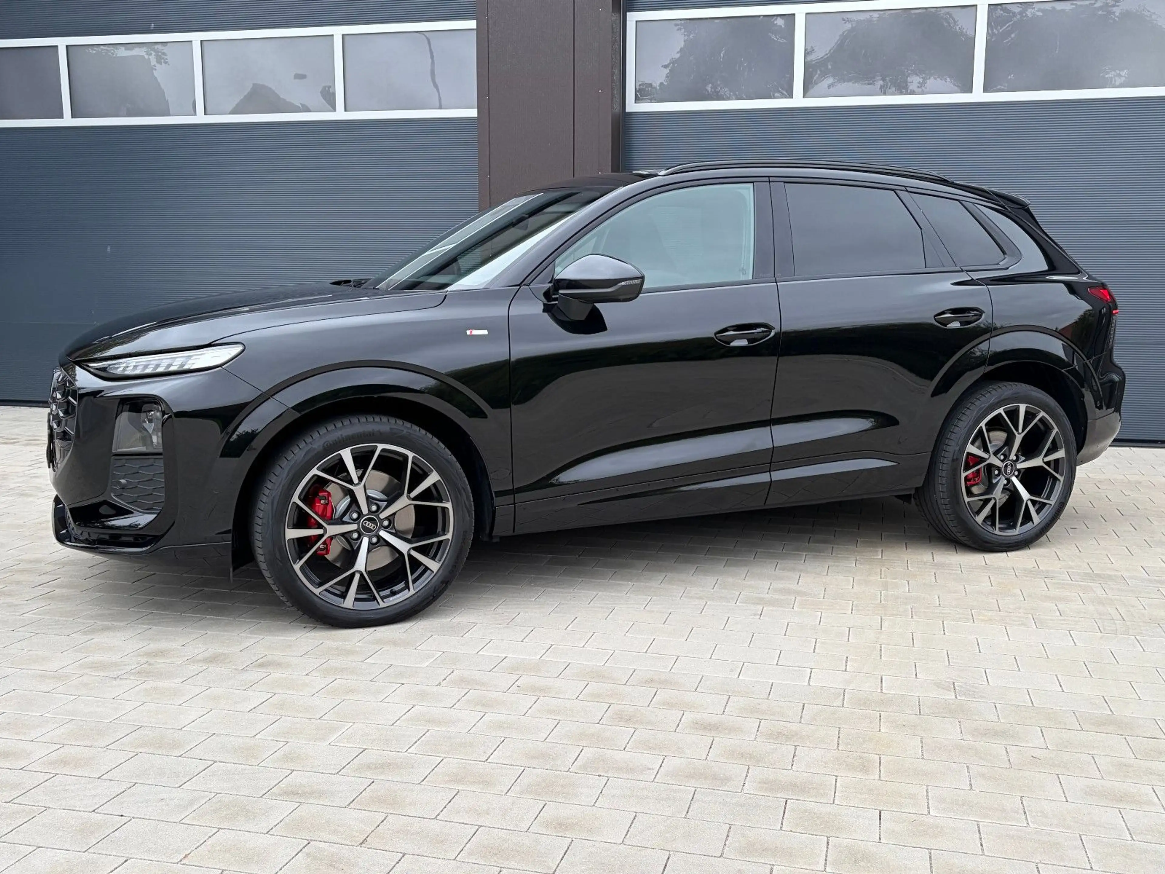 Audi Q3 SUV TFSI quattro S line Pano AHK Standheiz OL