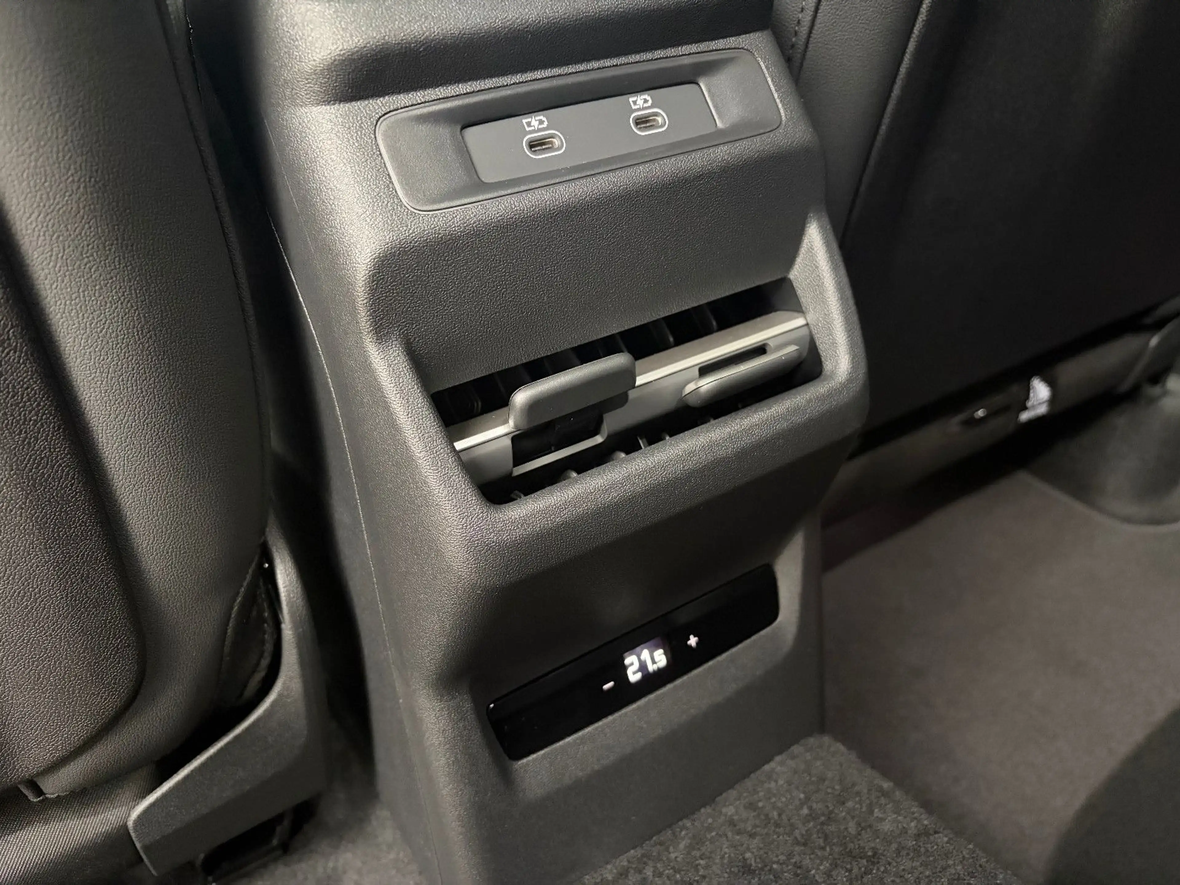 Audi Q3 SUV TFSI quattro S line Pano AHK Standheiz OL — photo 15