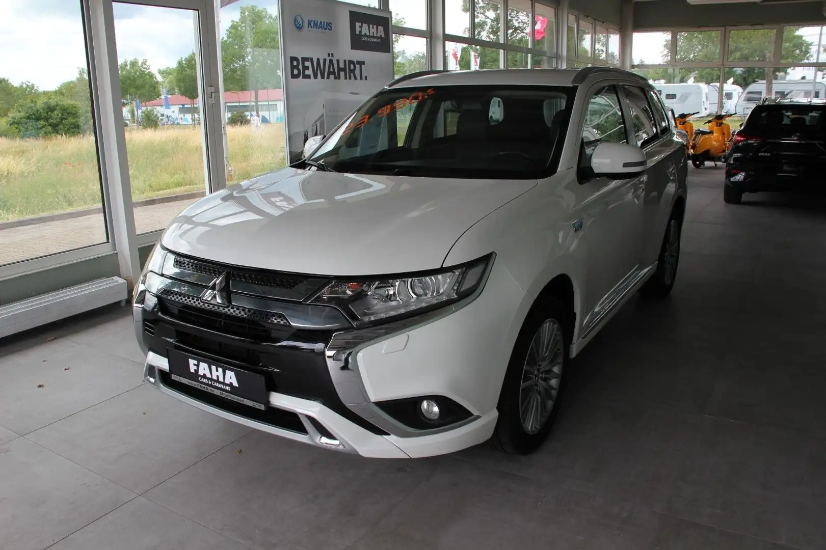 Mitsubishi Outlander Outlander PHEV Basis Spirit 4WD Weiß - 1