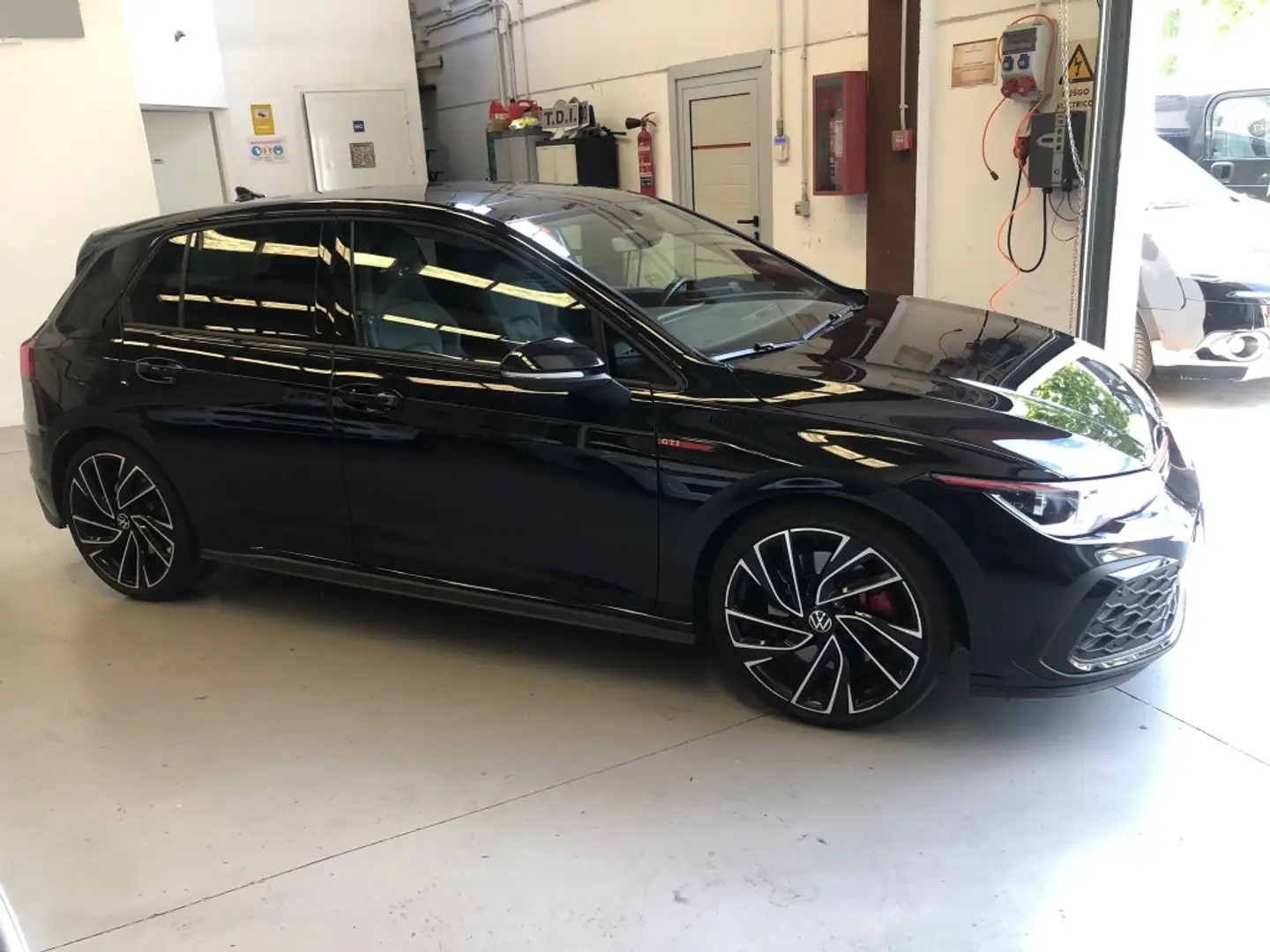 Volkswagen Golf GTI 2.0 TSI DSG 180kW Noir - 2