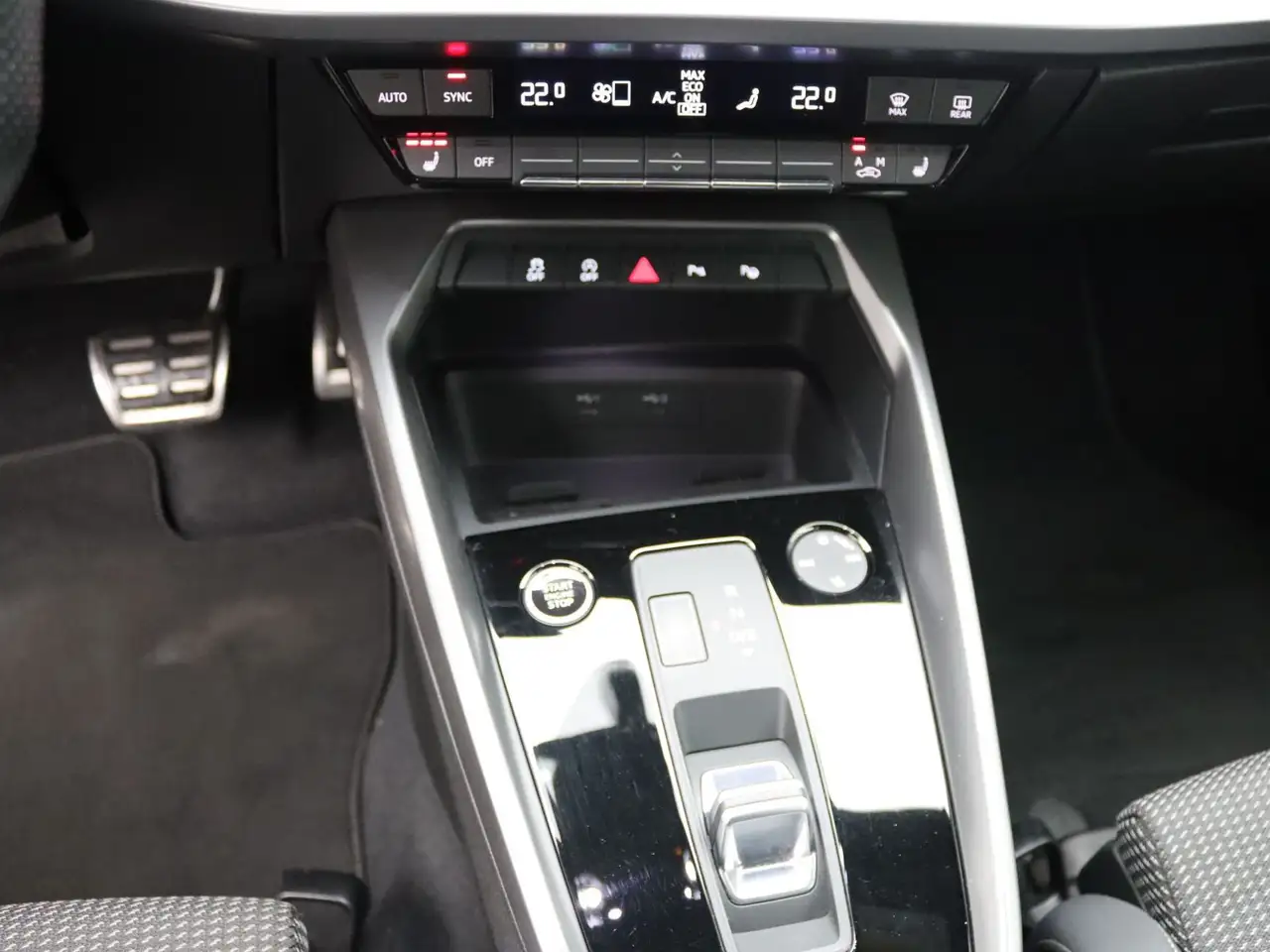 Audi A3 S-Line 35 TFSI S-tronic / AHK, RFK 14