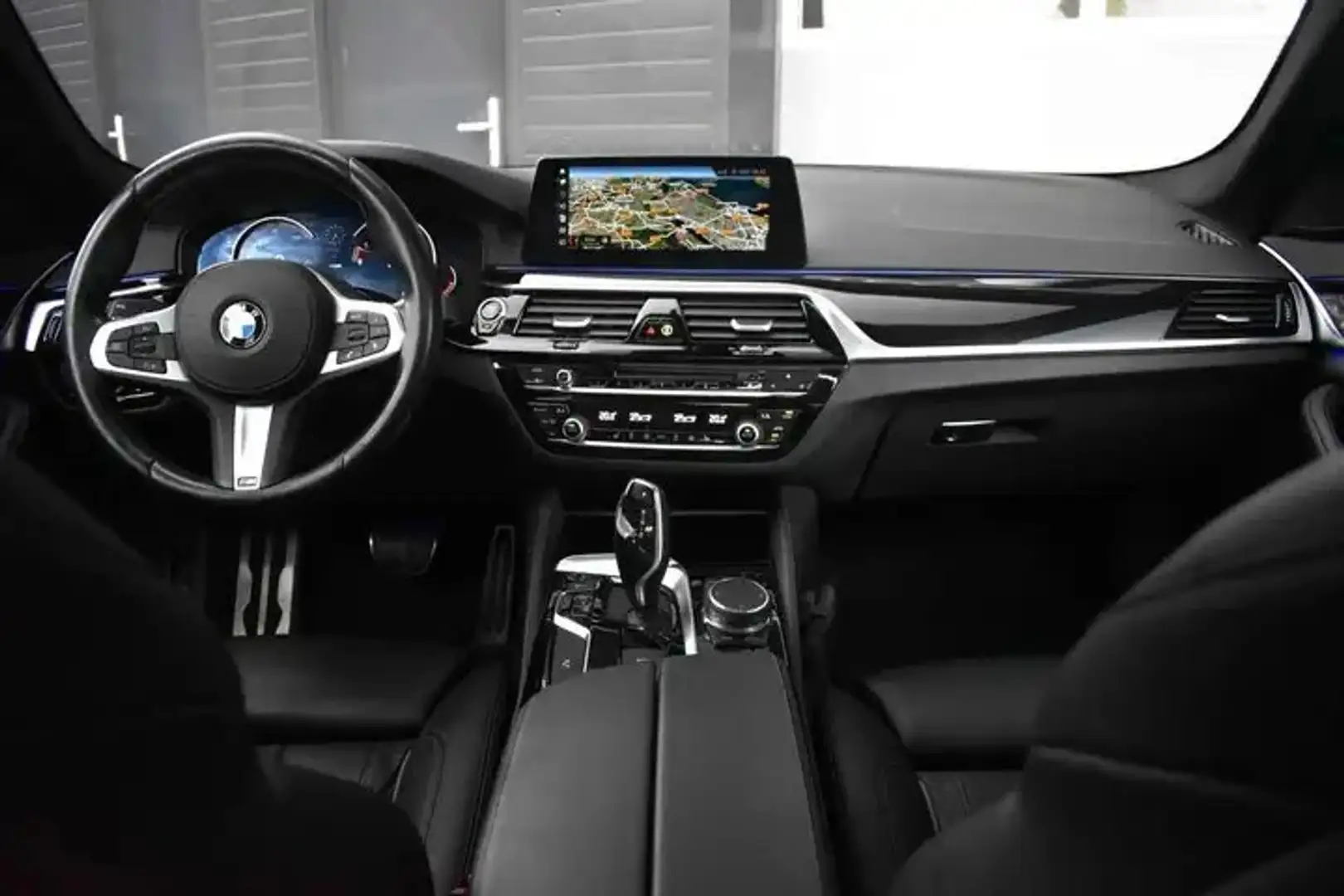 BMW 530 530i+ High EX + M Sport Zwart - 2