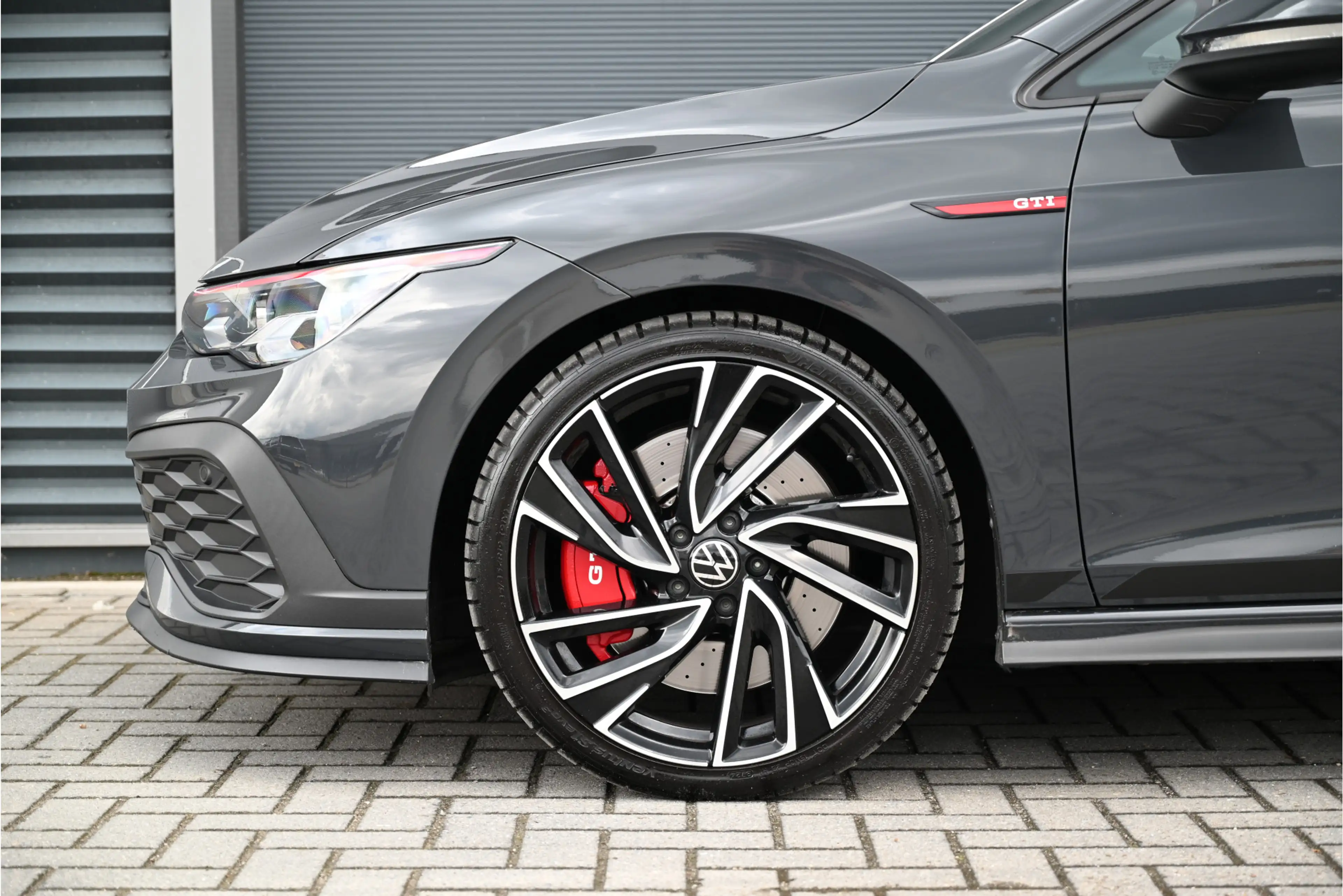 Volkswagen Golf GTI 2.0 TSI CLUBSPORT 300 PK / PANO / IQ LIGHTS / DCC — photo 10