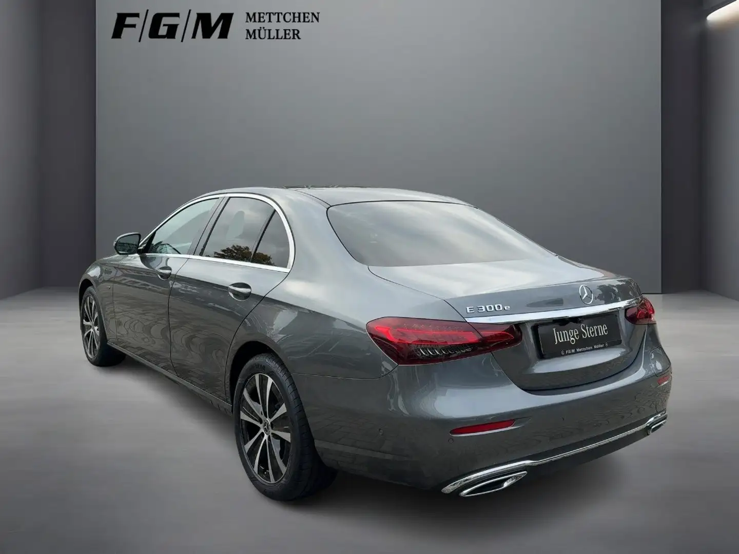 Mercedes-Benz E 300 e  Avantgarde MBeam|S-Dach|TWA|AHK|Pano Grau - 2