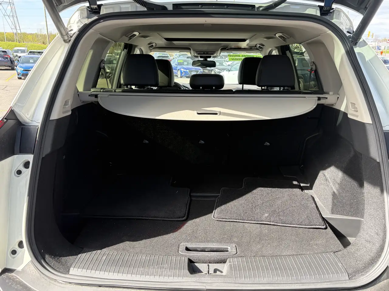 Nissan Rogue снимка Nissan Rogue