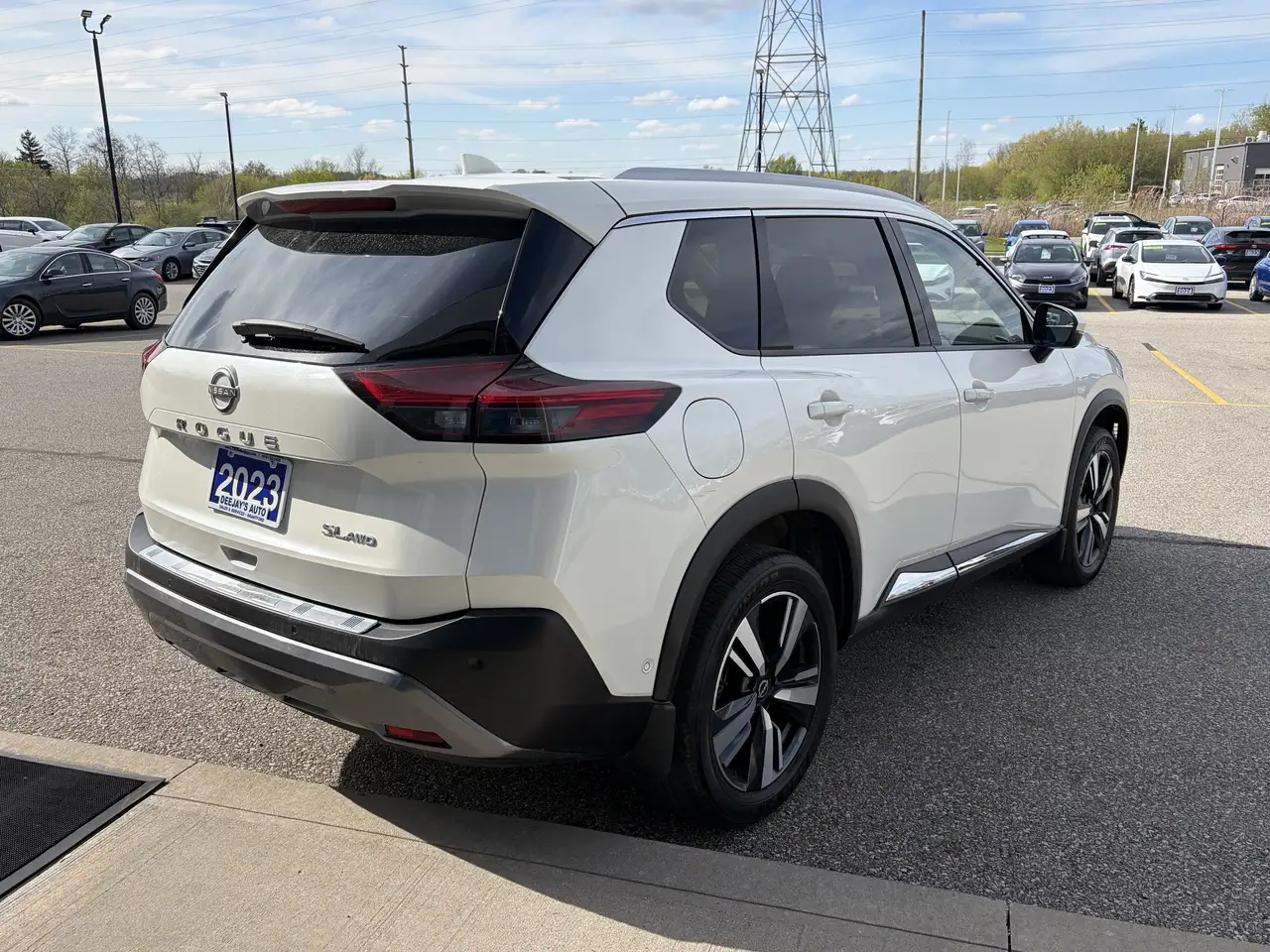 Nissan Rogue снимка Nissan Rogue