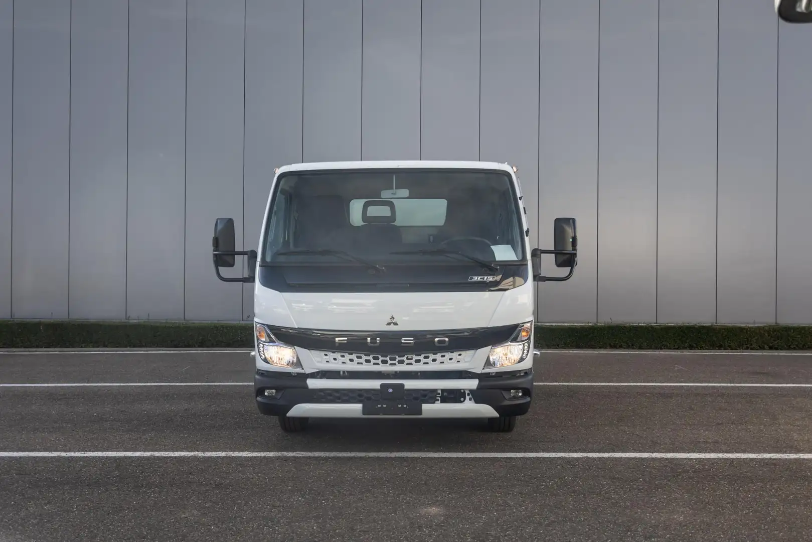 Mitsubishi Canter 3C 15 LWB Weiß - 2