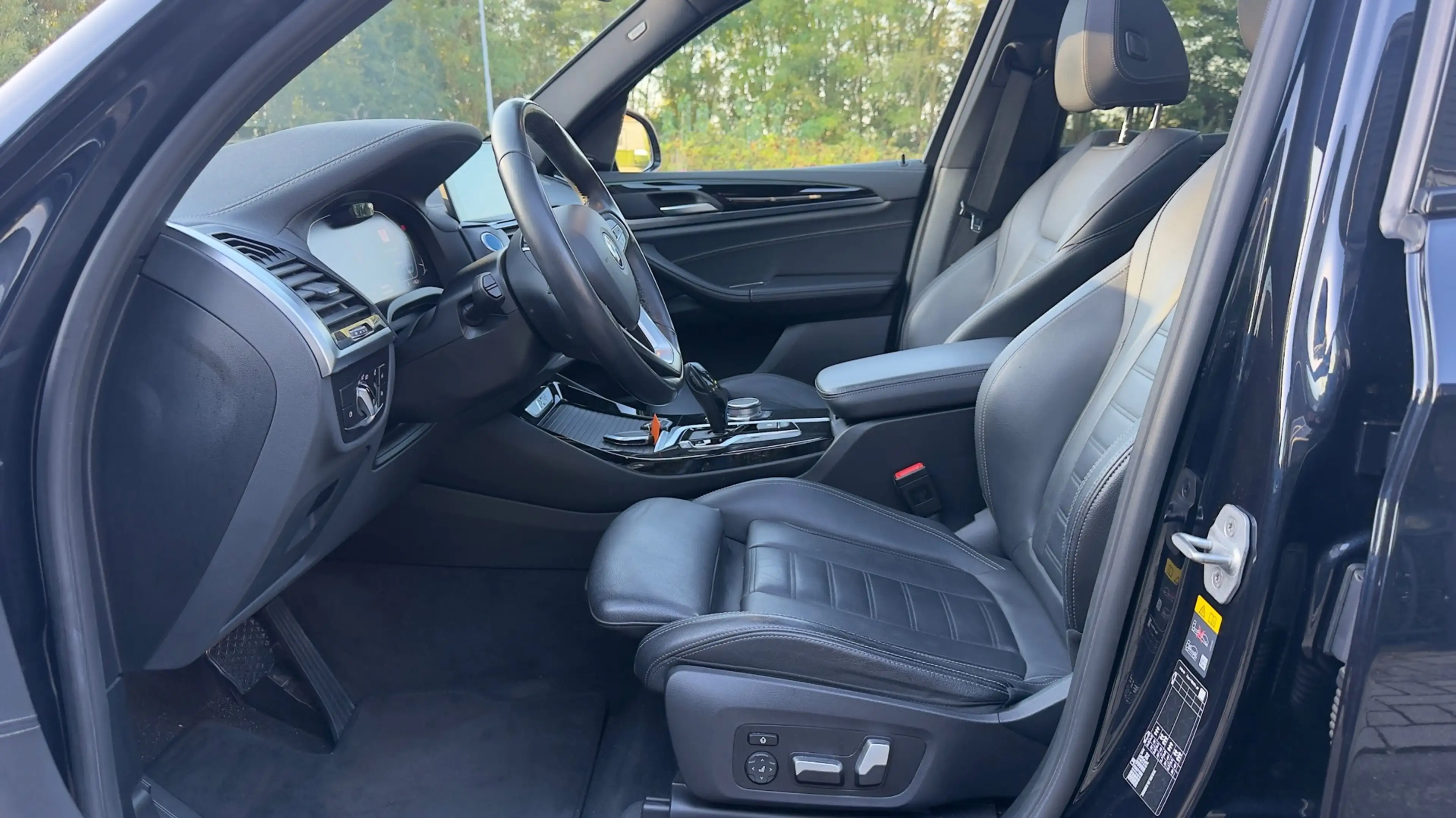 BMW iX3 High Executive 80 kWh SOH 98% PANORAMADAK/HEAD-UP/ — photo 37