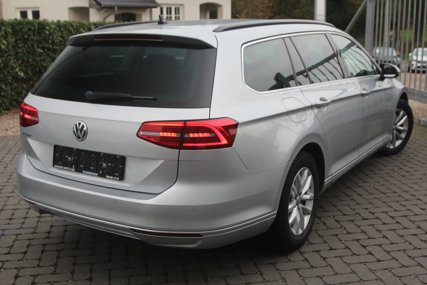 Volkswagen Passat Variant 1.6 TDI DSG - 104.716KM - 2018 Gris - 2