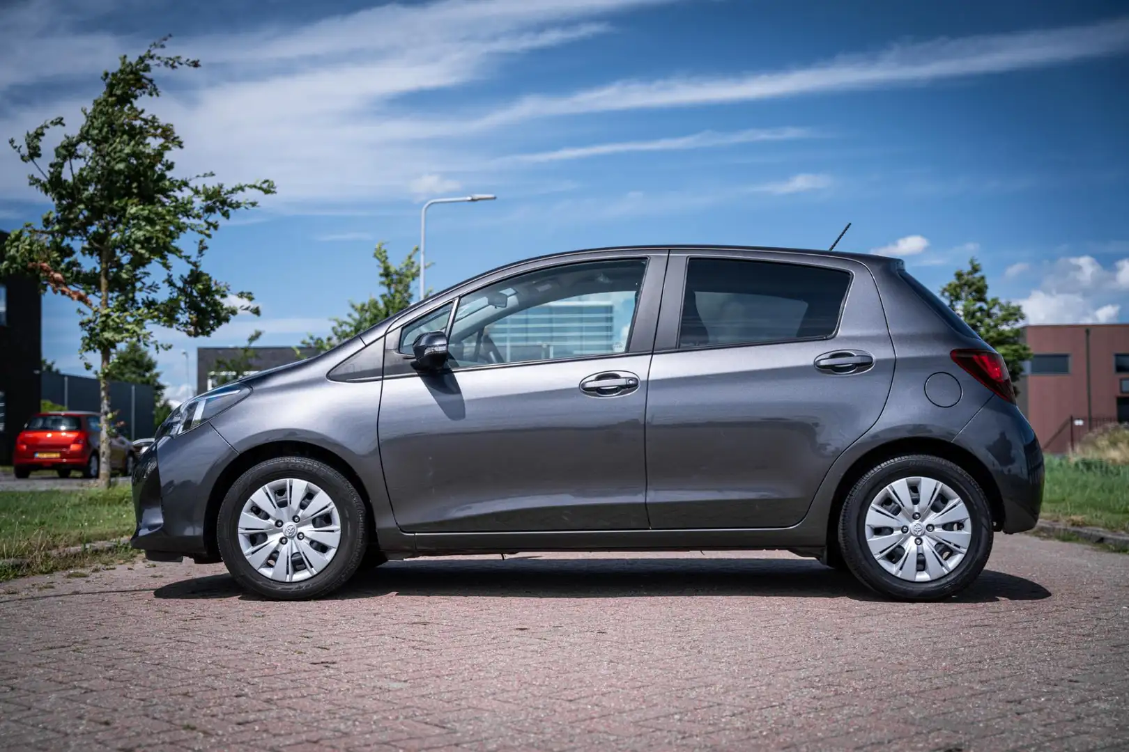 Toyota Yaris 1.0 VVT-i Gris - 2
