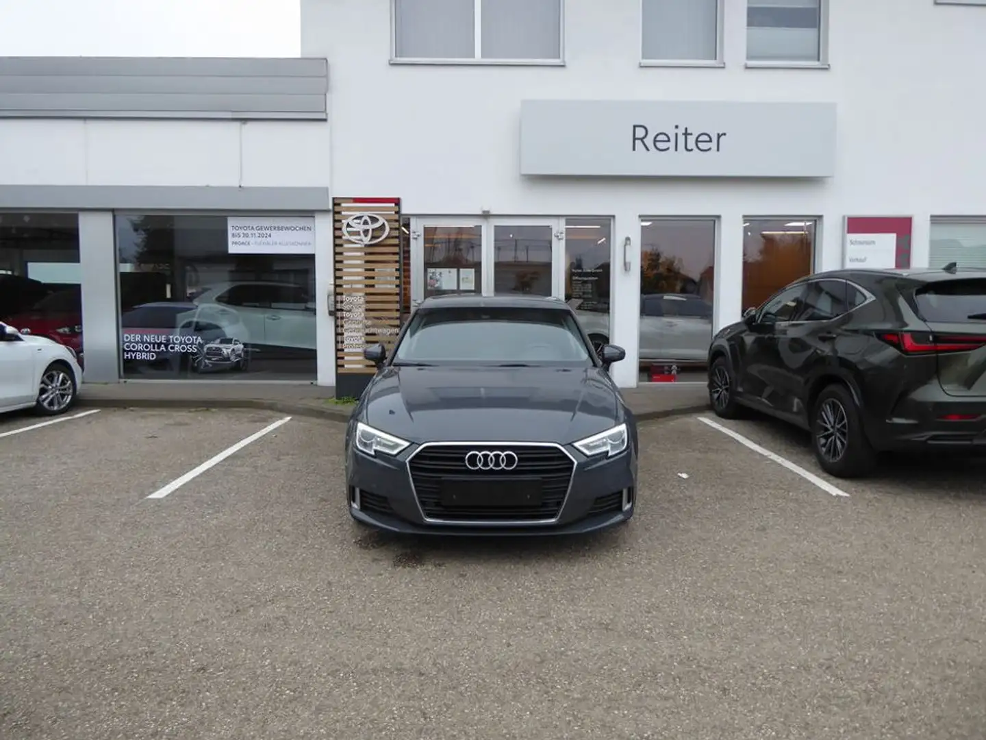 Audi A3 SB 1,6 TDI Sport *XENON*NAVI* Grijs - 1