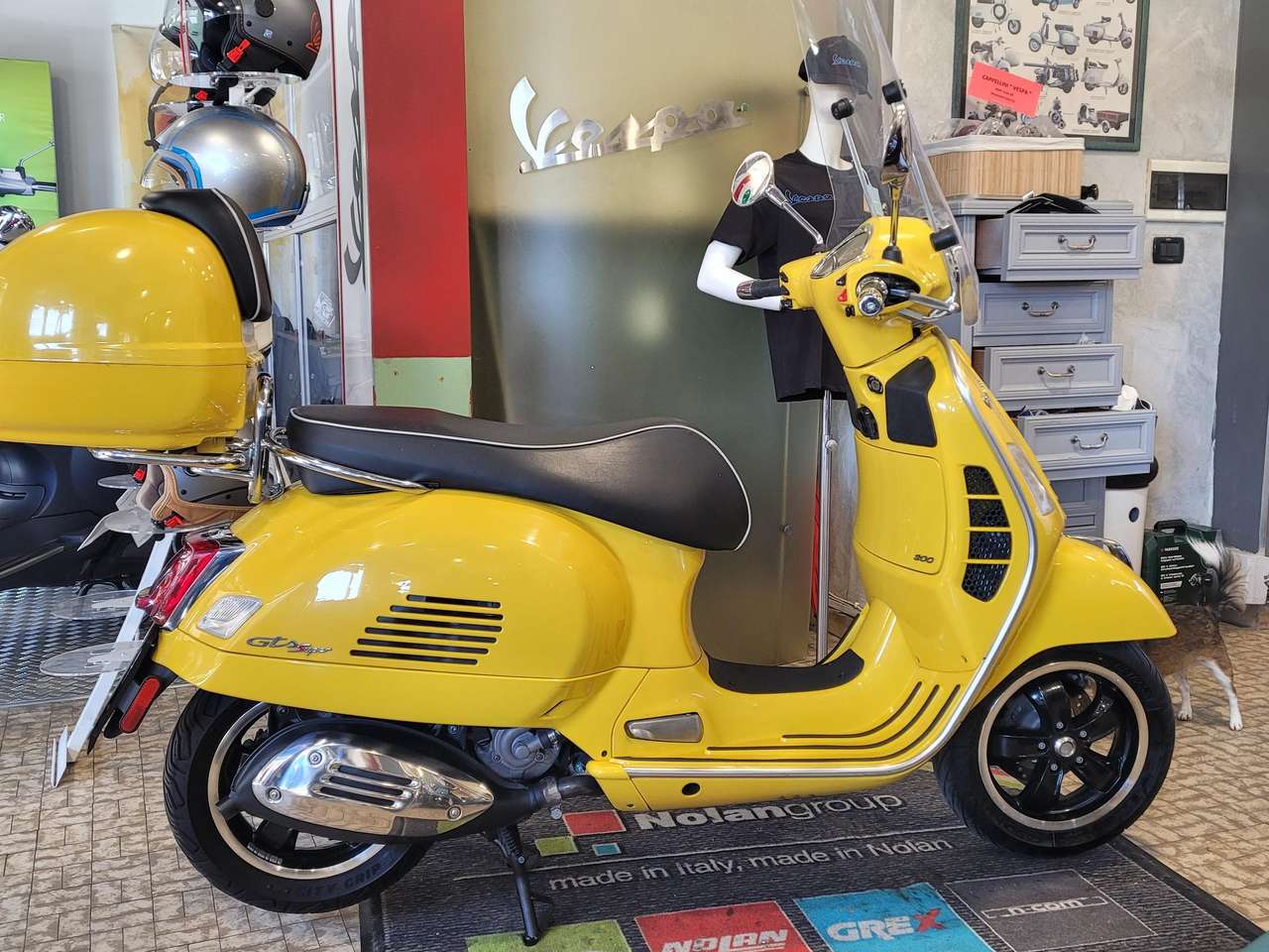 Vespa GTS Super 300