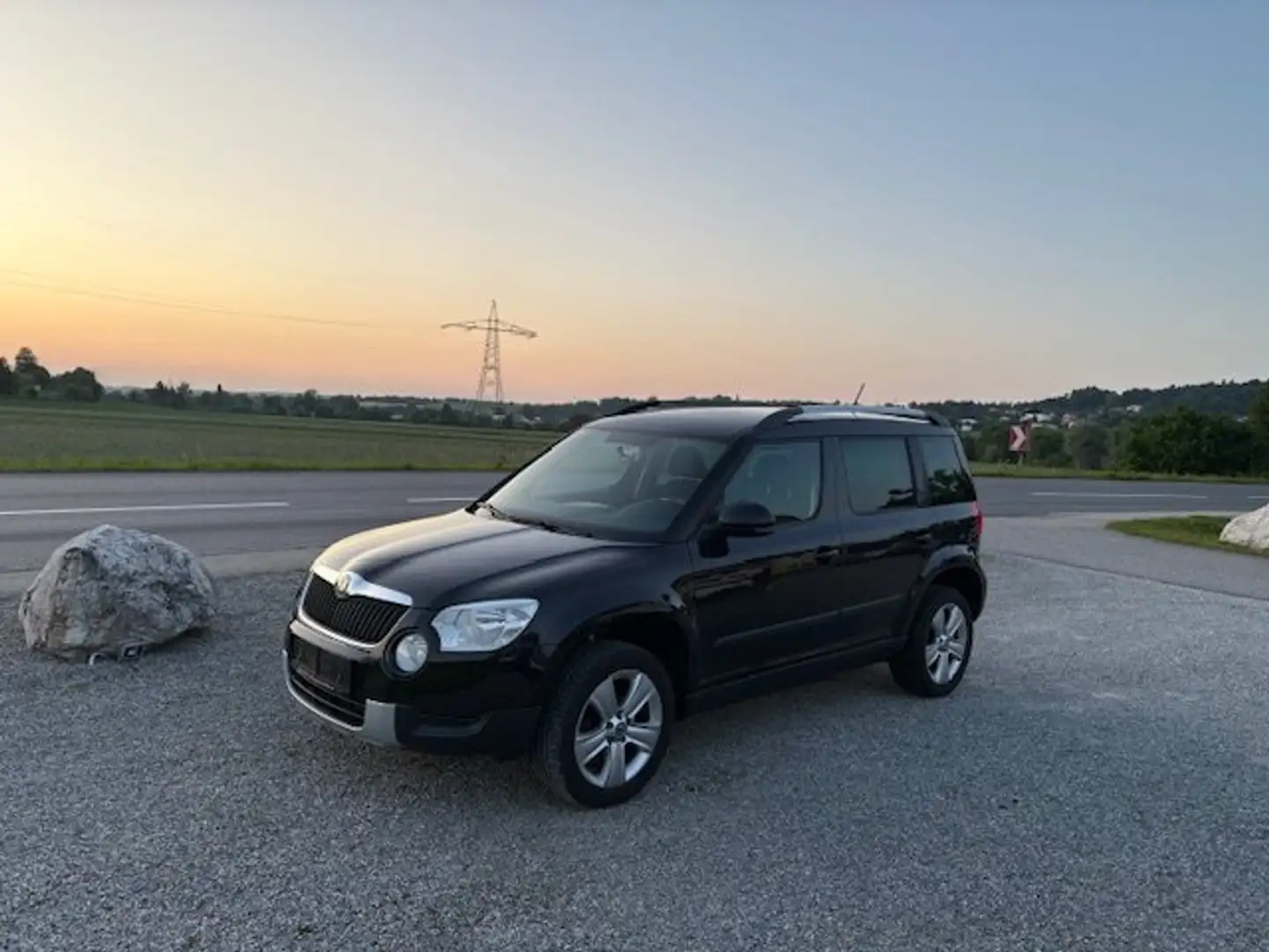 Skoda Yeti Twenty Ambition 2,0 TDI CR DPF Schwarz - 2