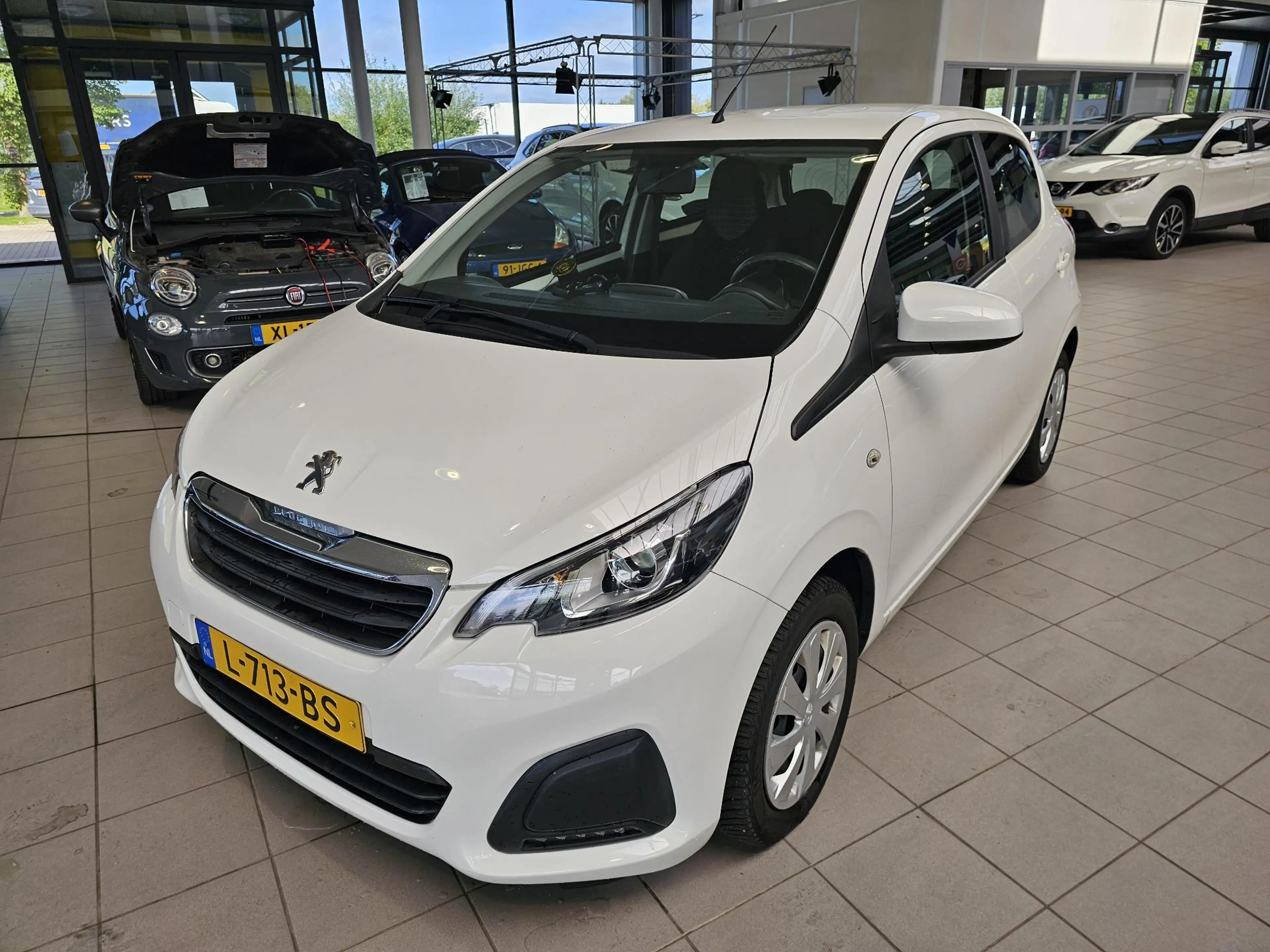 Peugeot 108 1.0 e-VTi Active — photo 8