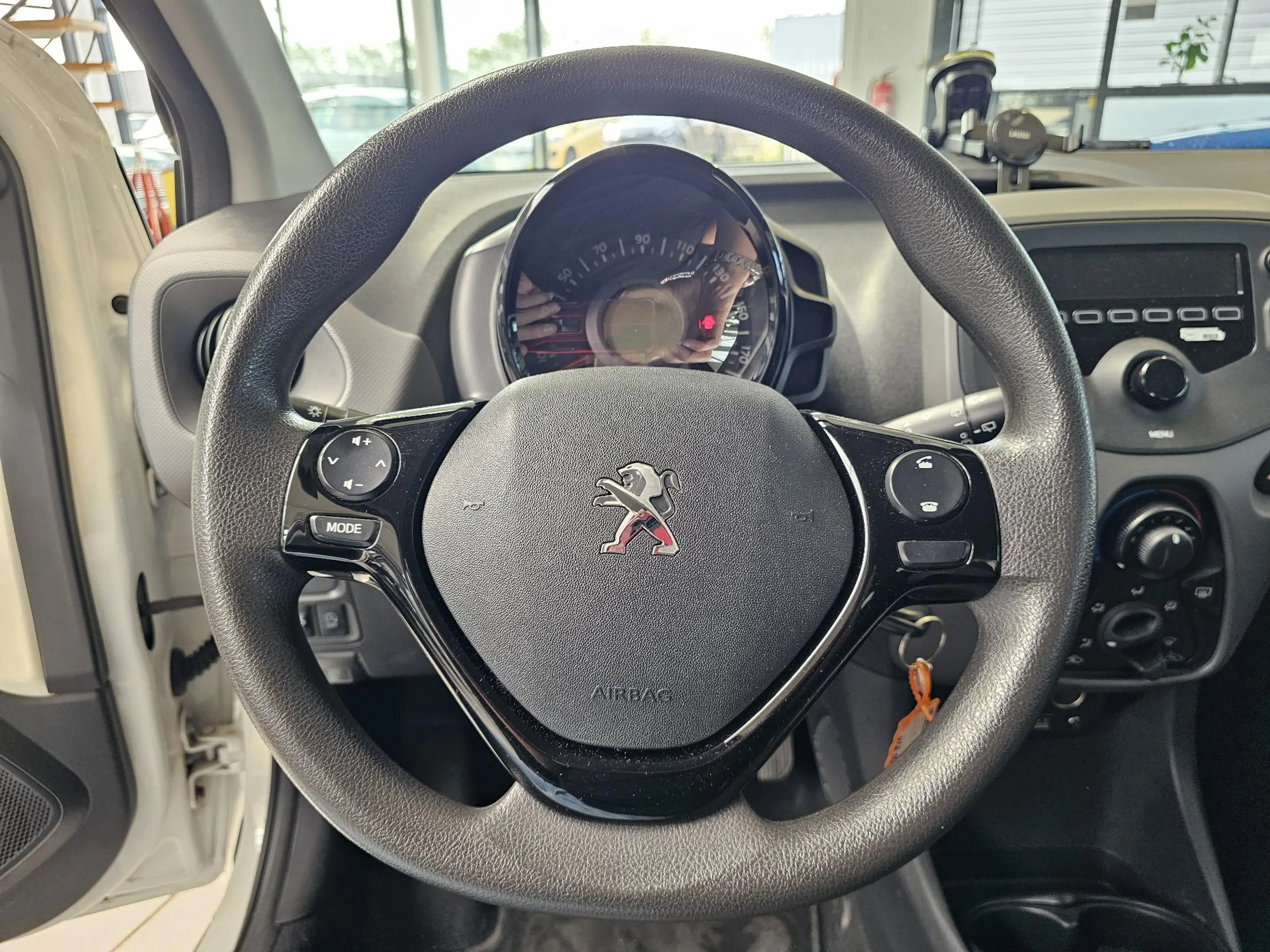 Peugeot 108 1.0 e-VTi Active — photo 13