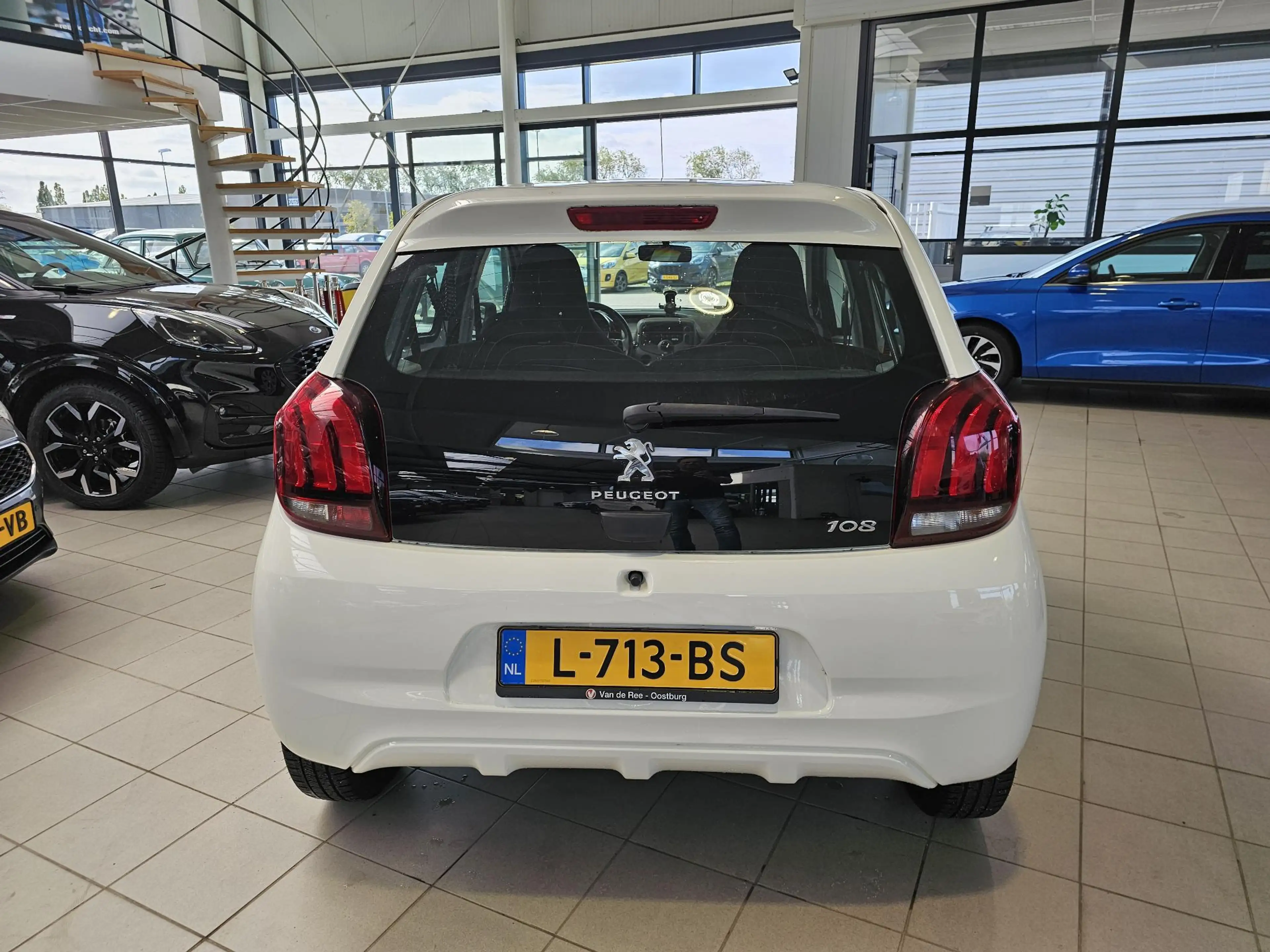 Peugeot 108 1.0 e-VTi Active — photo 4
