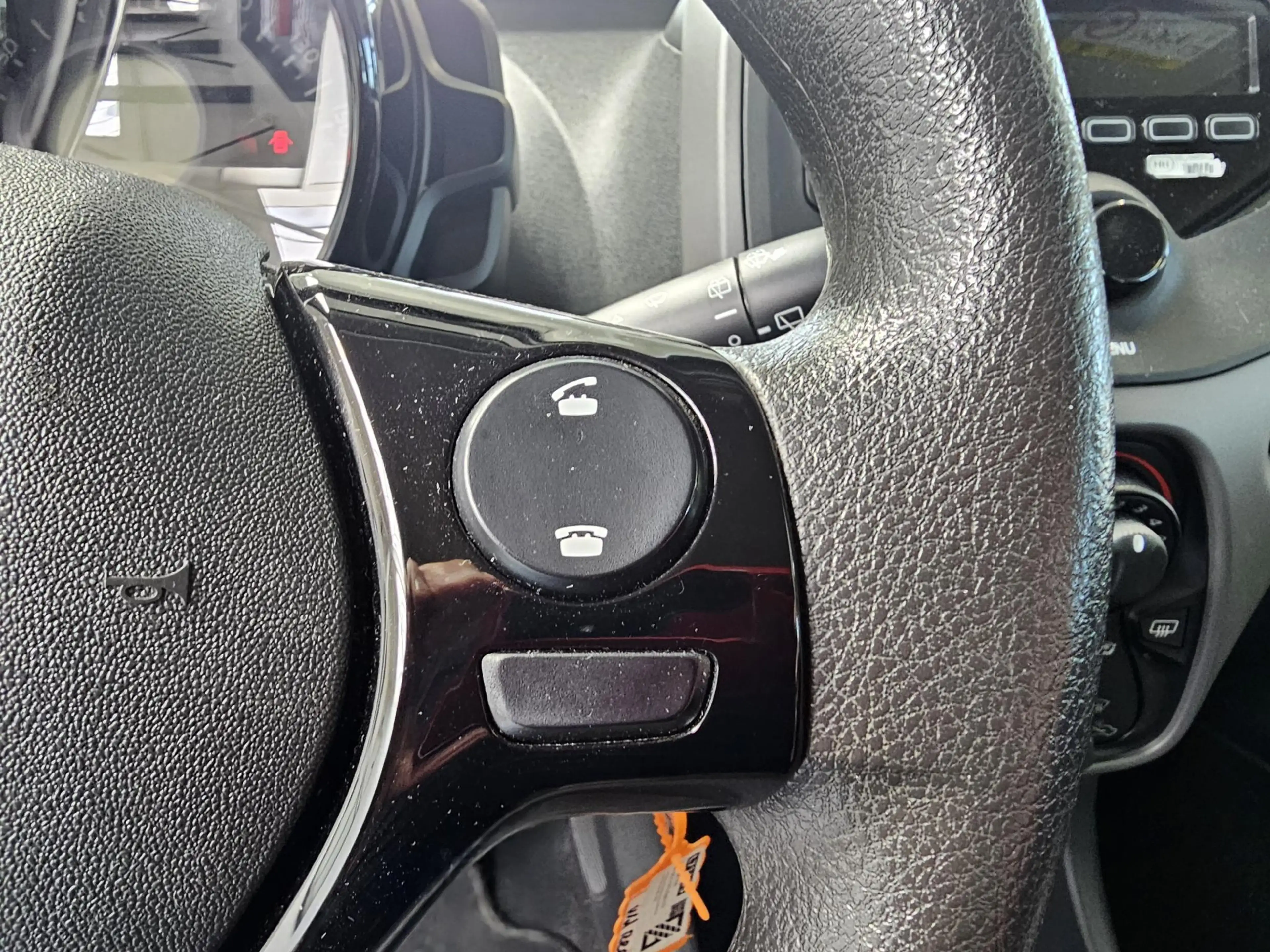 Peugeot 108 1.0 e-VTi Active — photo 15