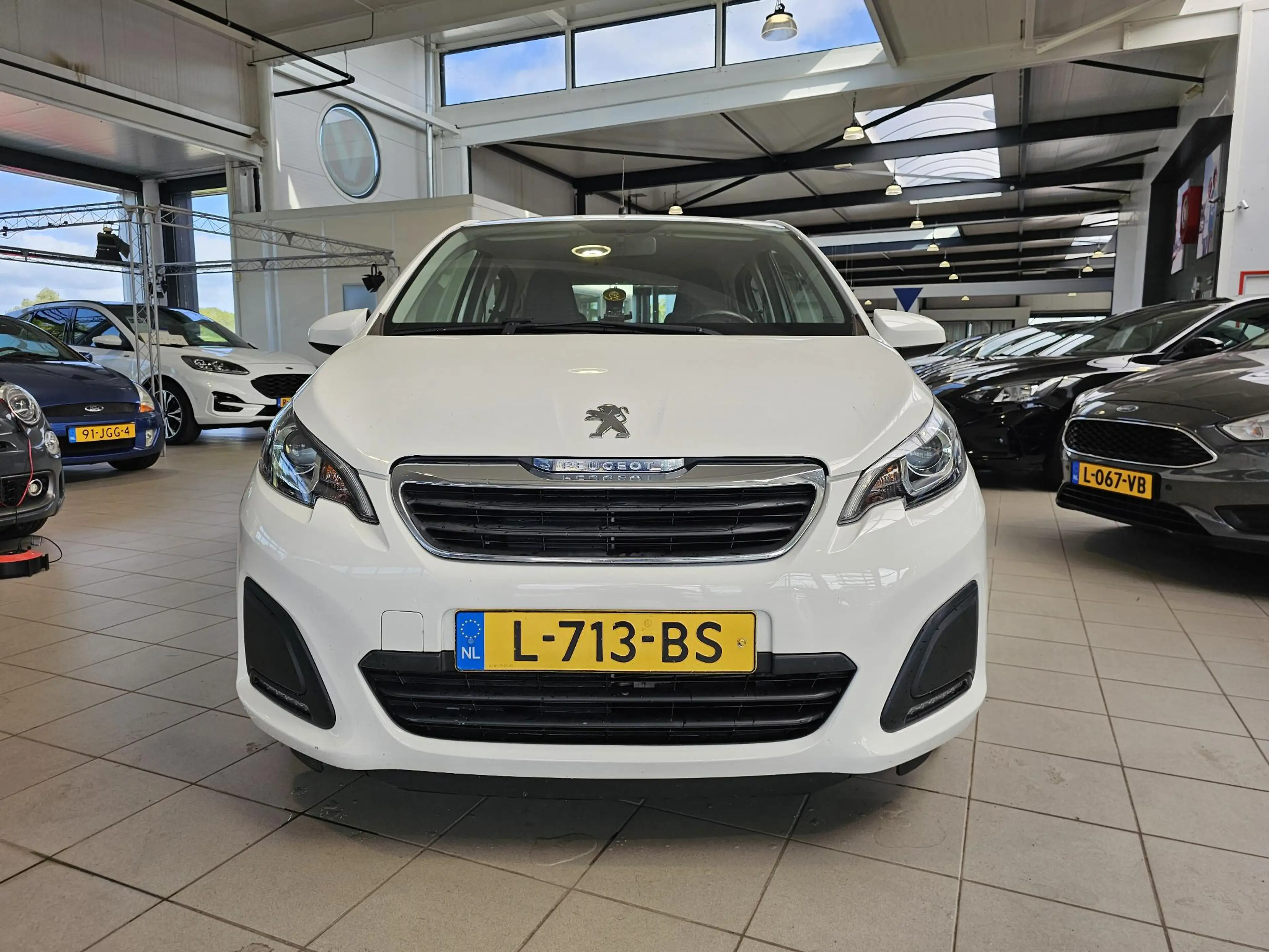 Peugeot 108 1.0 e-VTi Active — photo 9