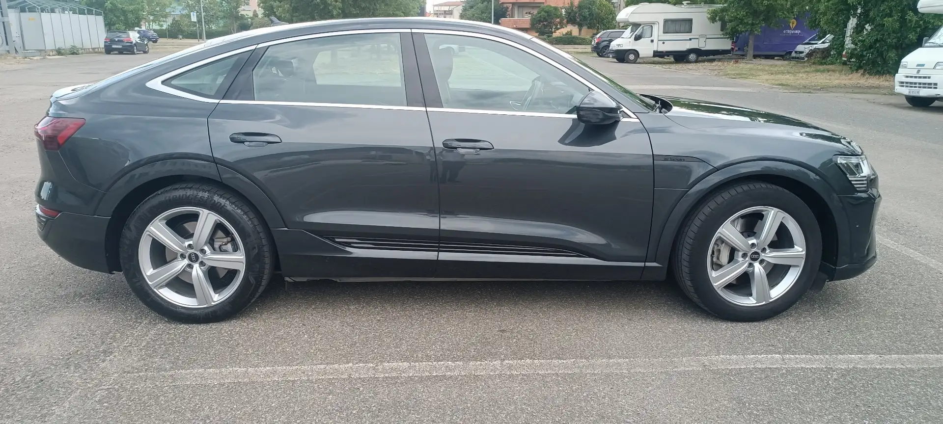 Audi Q8 e-tron - 1