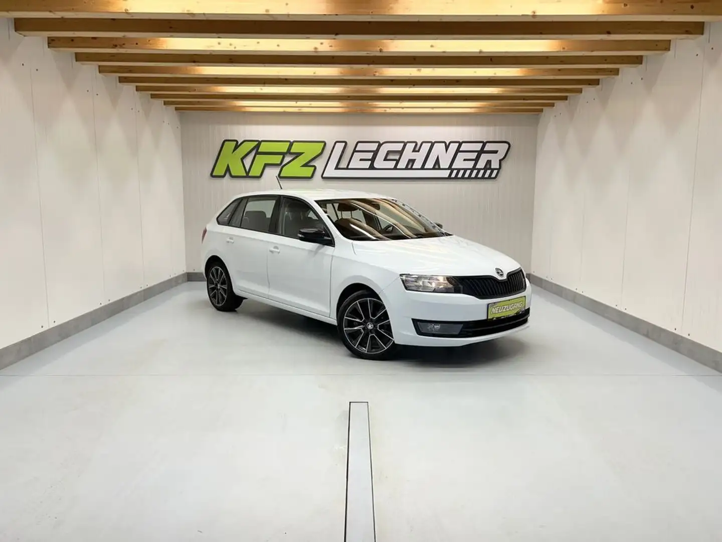 Skoda Rapid/Spaceback 1,2 TSI ''ACTIVE'' SITZH*USB*PDC* Biały - 1