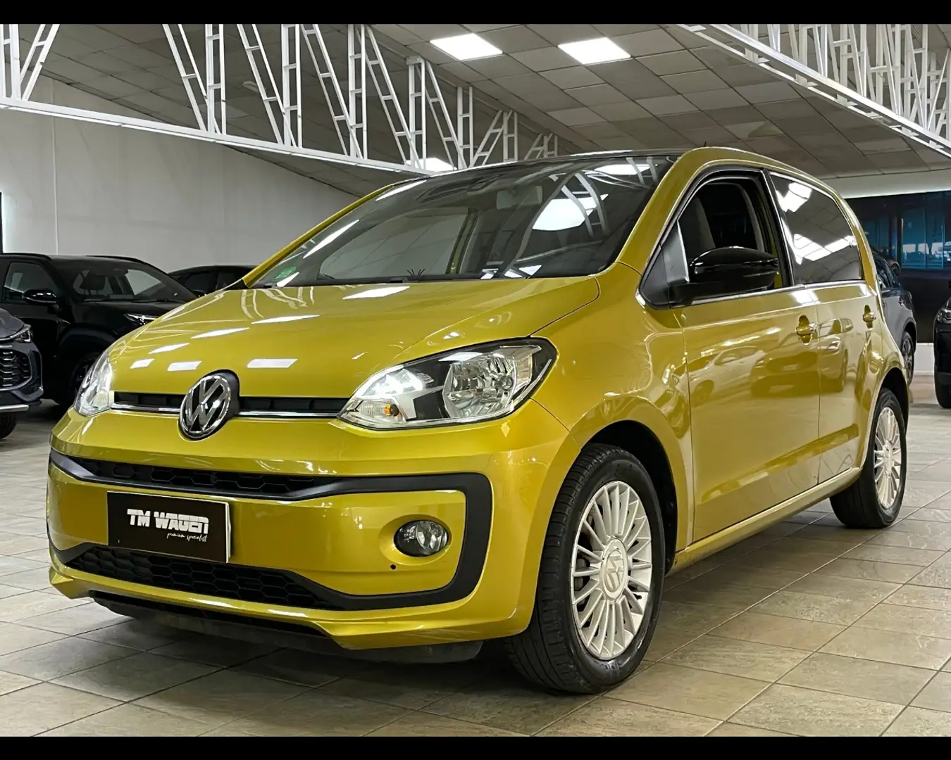 Volkswagen up! 1.0 5p. move up! 60cv 2017 *NEOPATENTATI* Oro - 1