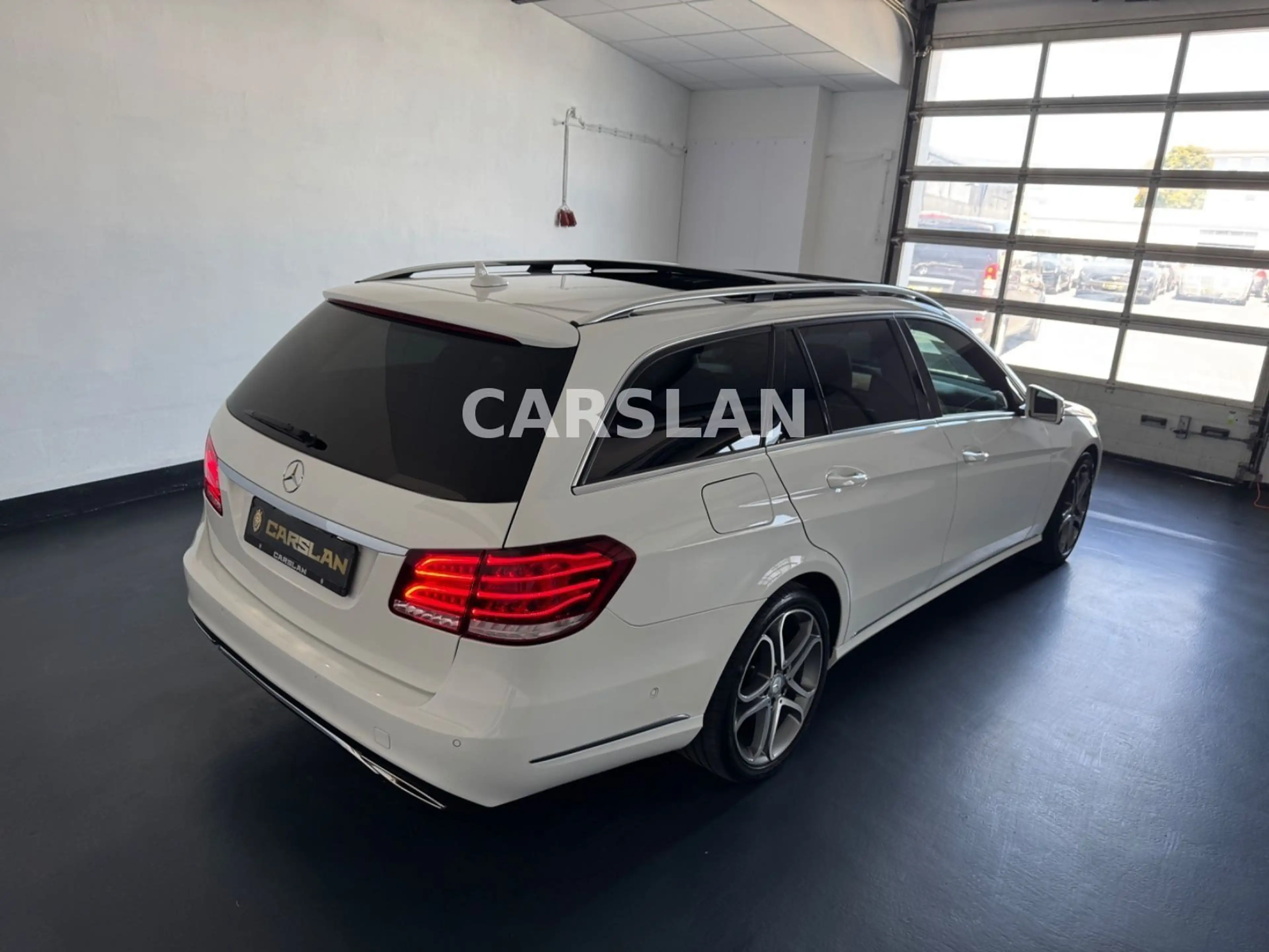 Mercedes-Benz E 220 CDI T AVANTGARDE 2.HAND+PANO+360°+AHK+LED — photo 12