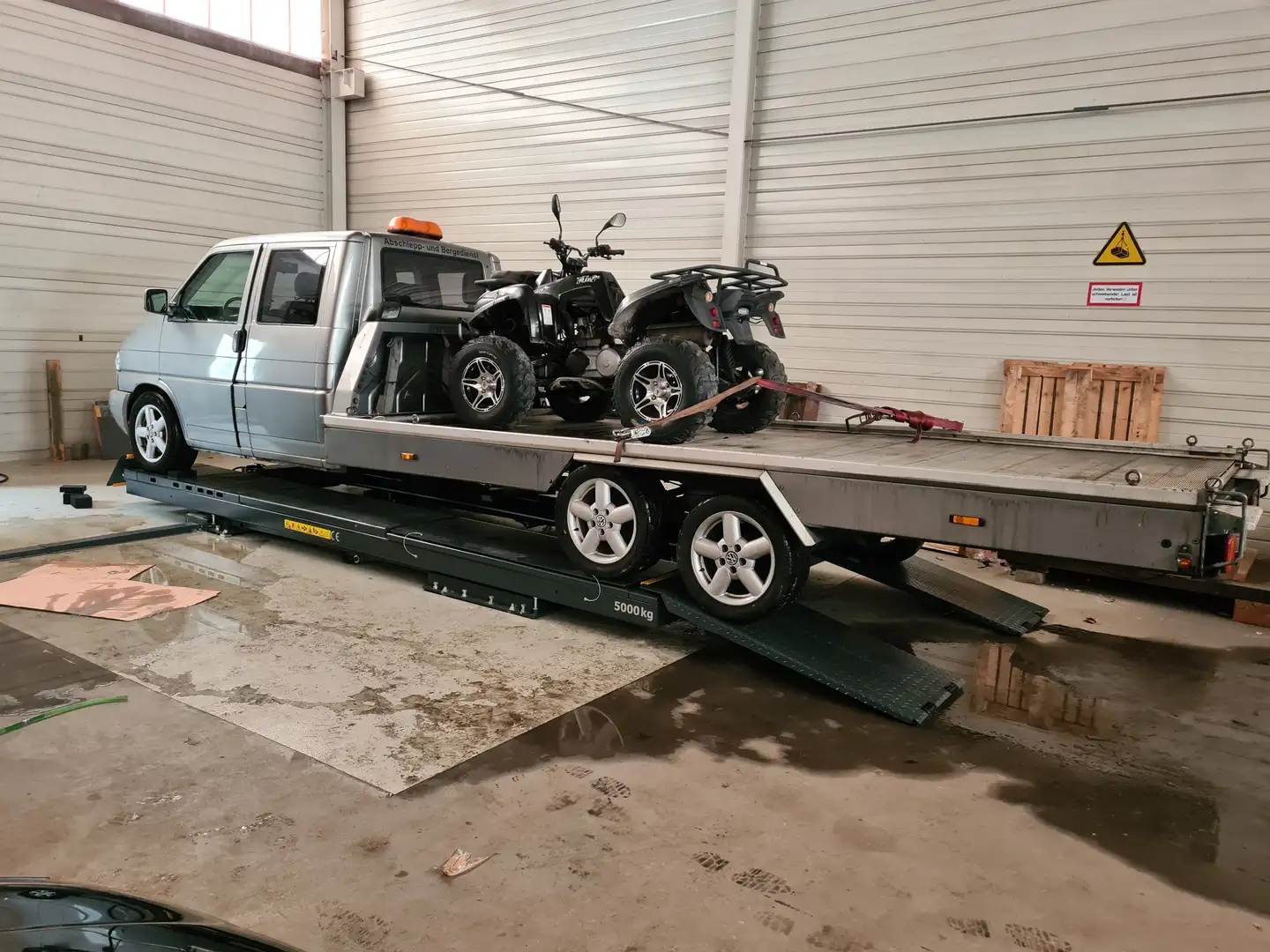 Volkswagen Schlepper Doppelkabine Grau - 1