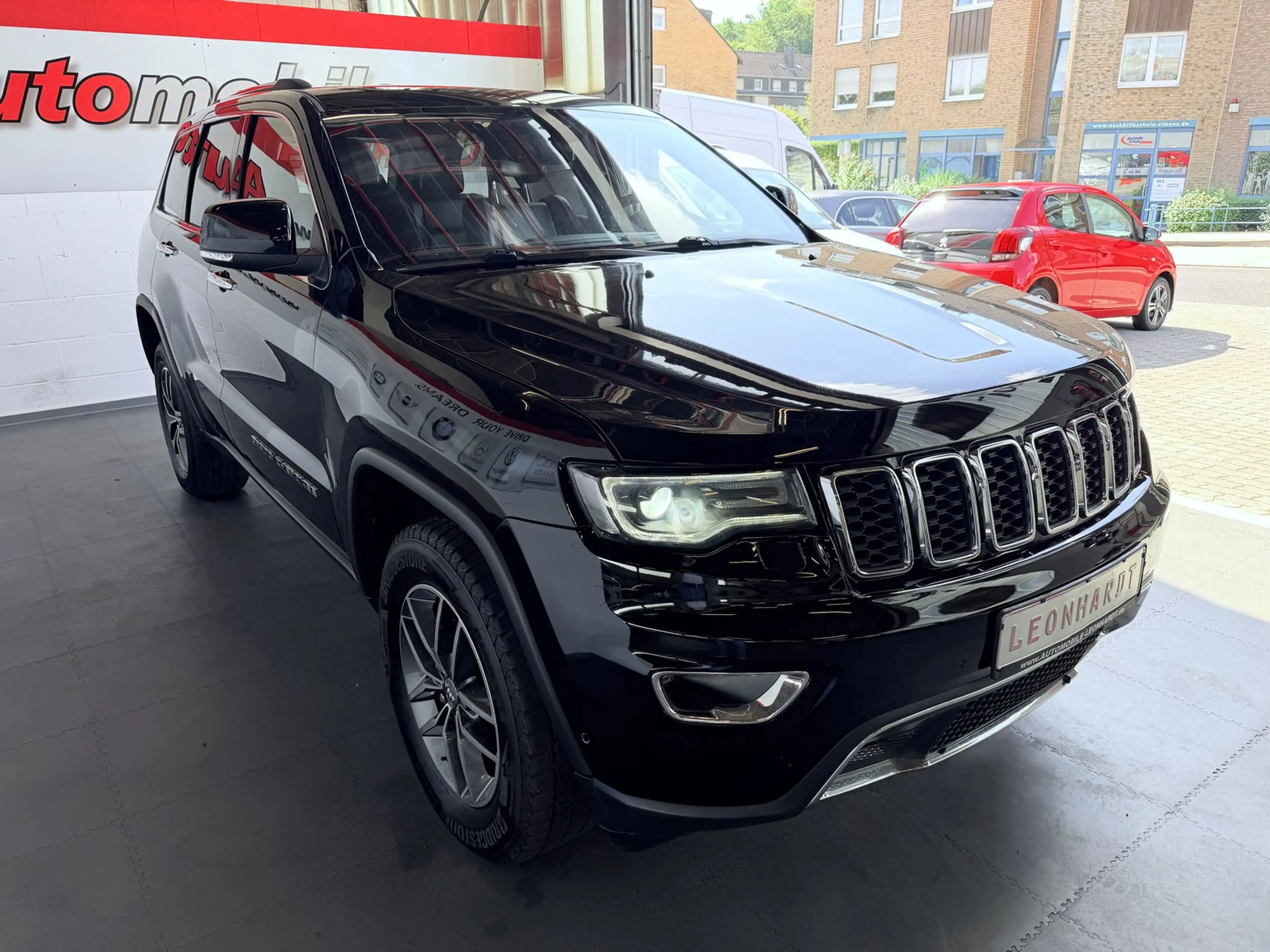 Jeep Grand Cherokee 3.0 CRD Limited *Pano*AHK*NAVI*** **************** — photo 4
