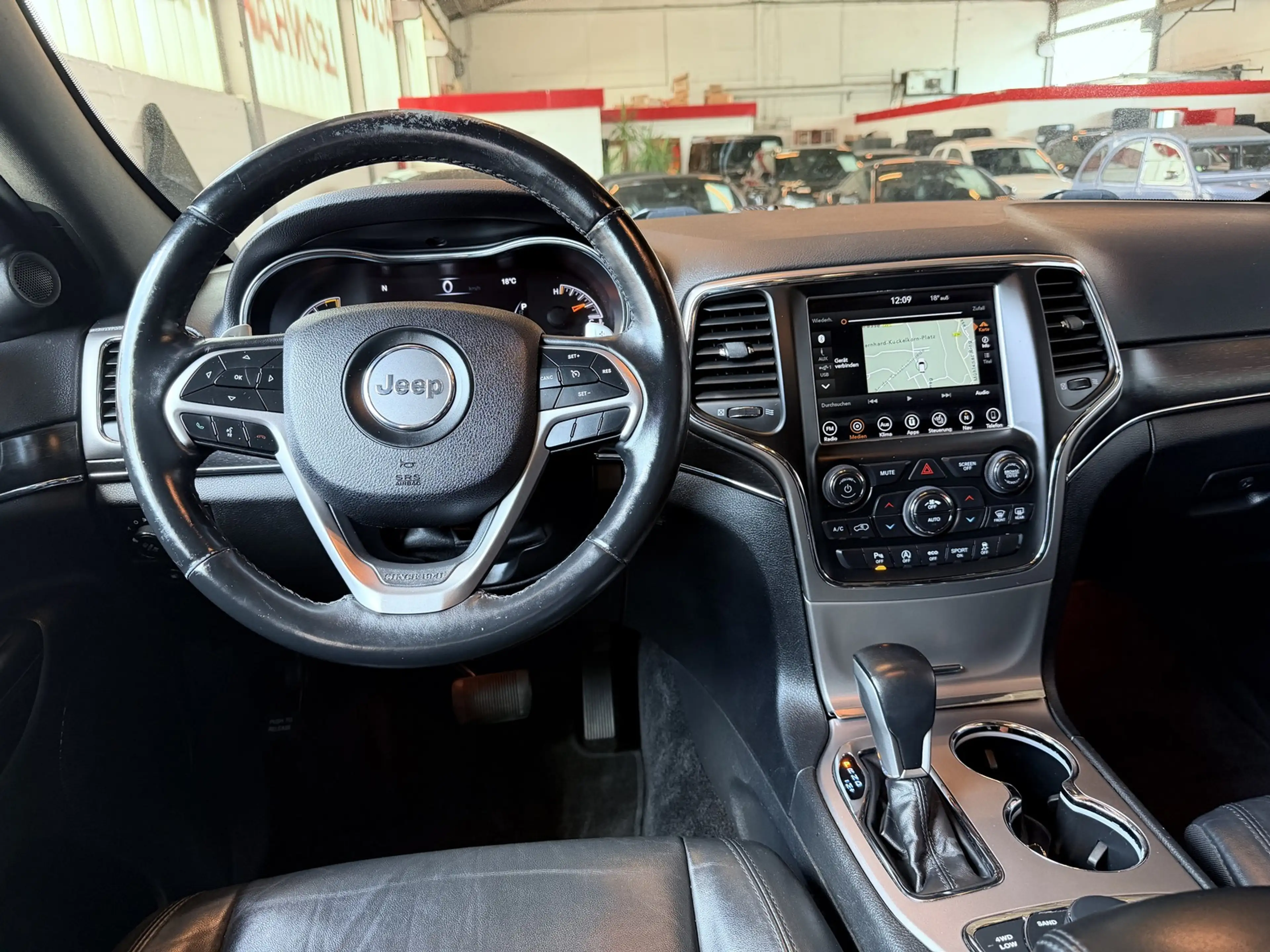 Jeep Grand Cherokee 3.0 CRD Limited *Pano*AHK*NAVI*** **************** — photo 13