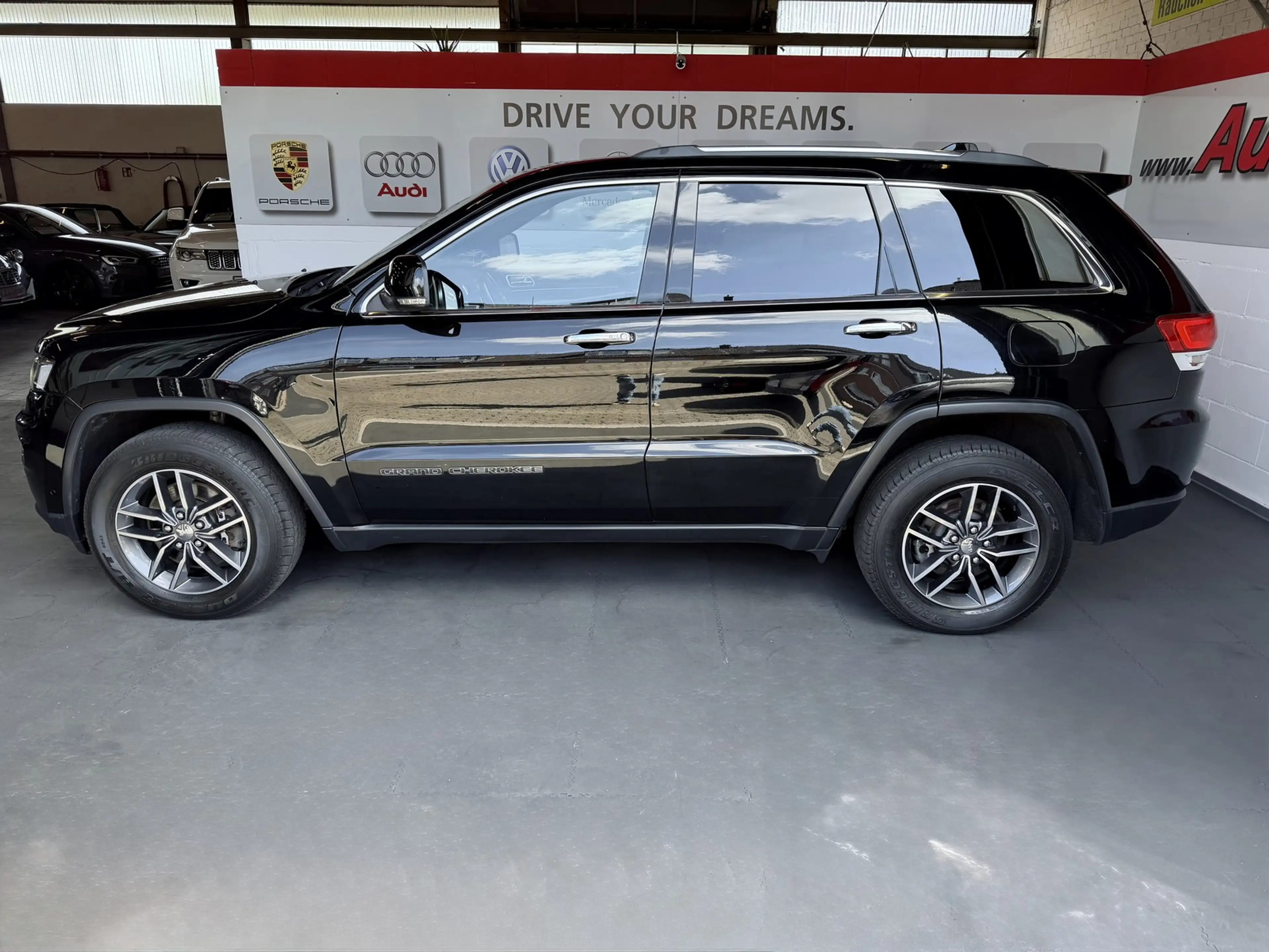 Jeep Grand Cherokee 3.0 CRD Limited *Pano*AHK*NAVI*** **************** — photo 2